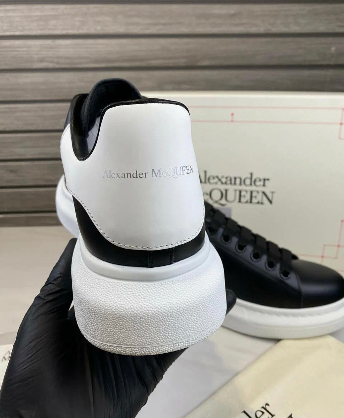 Alexander McQueen Oversized Black/White