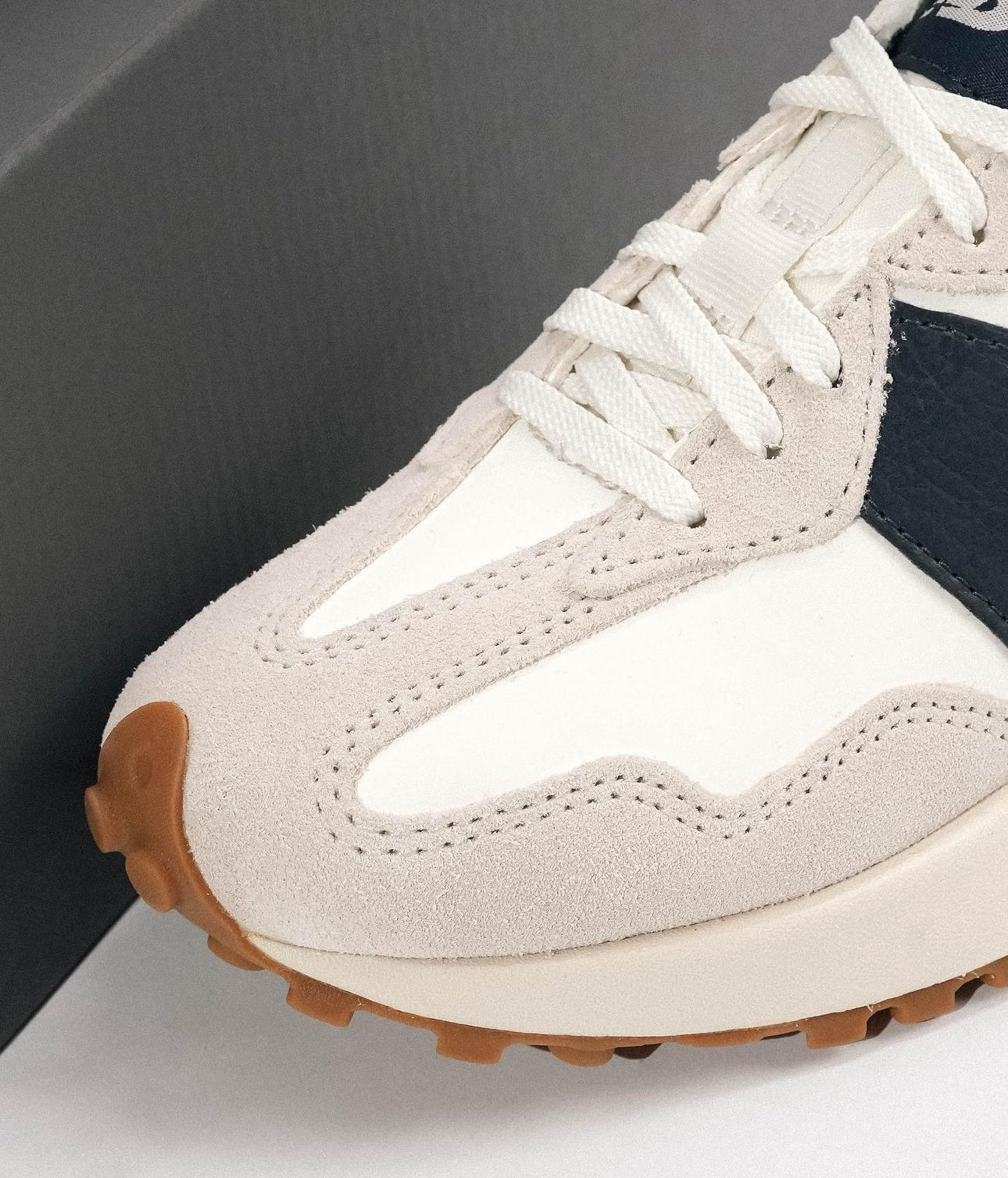 WMNs New Balance 327 Moonbeam Outerspace