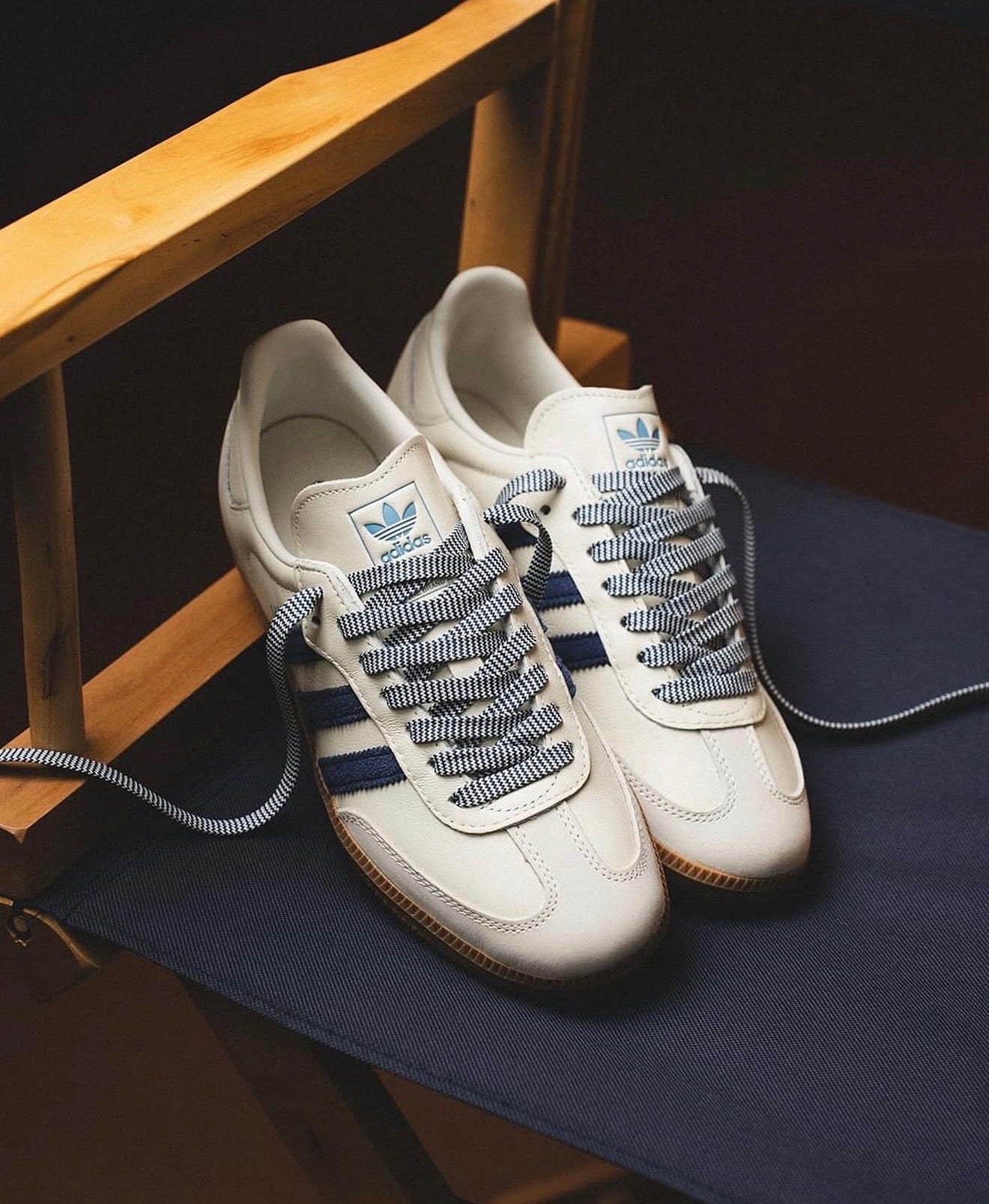Samba Off White Dark Blue