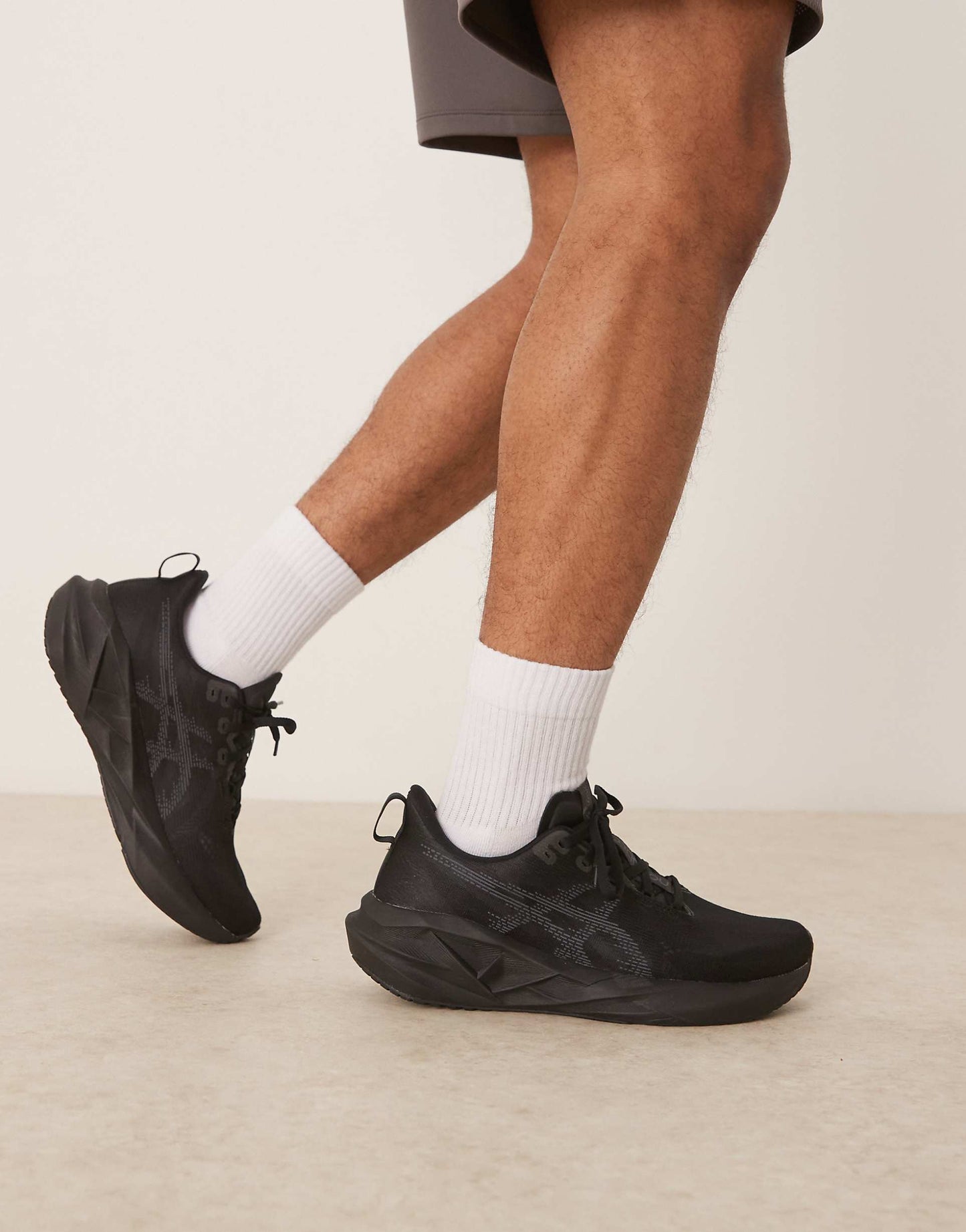 Novablast 5 Black Carrier Grey
