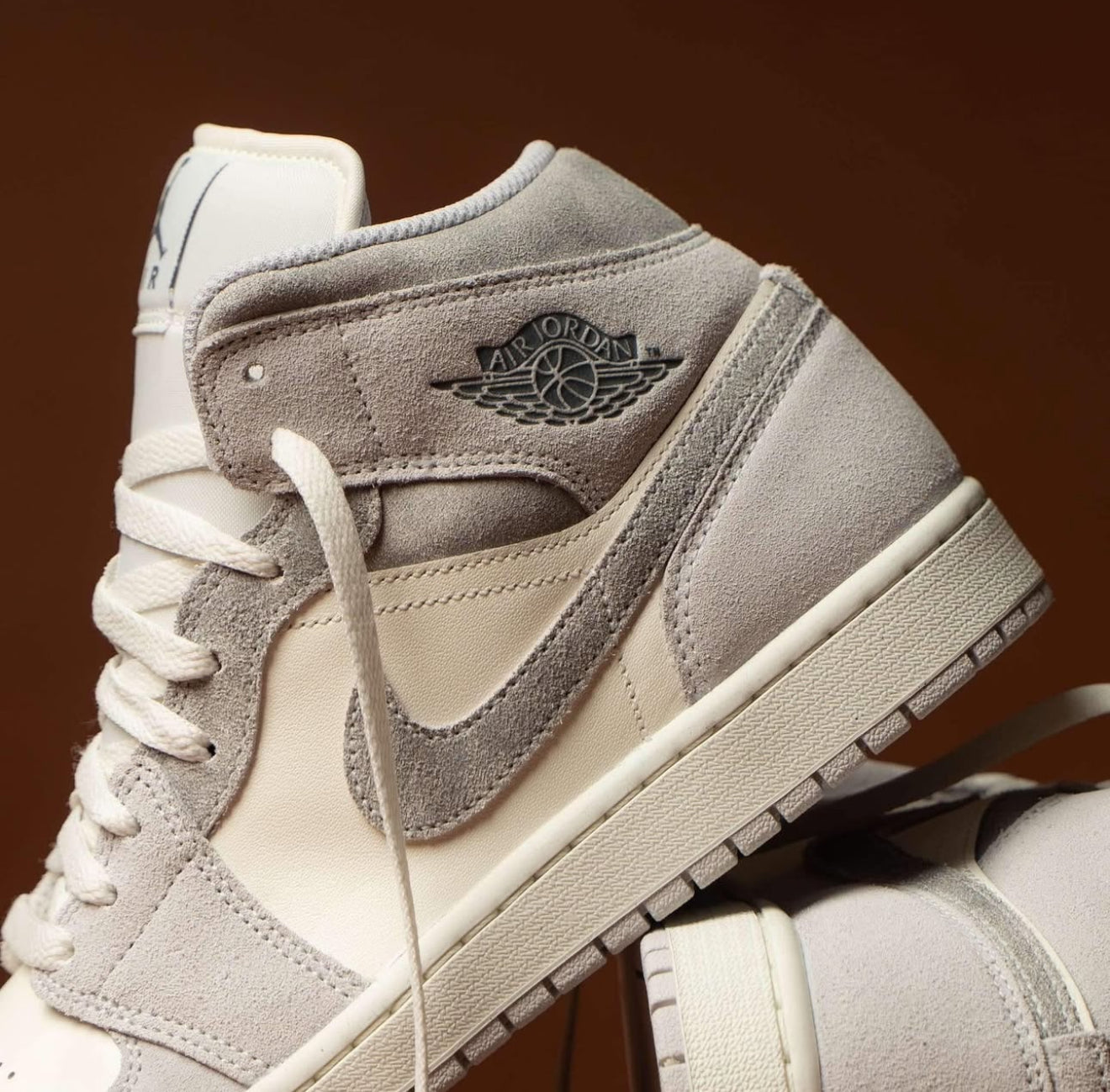 Air Jordan 1 Mid Neutral Grey Sail