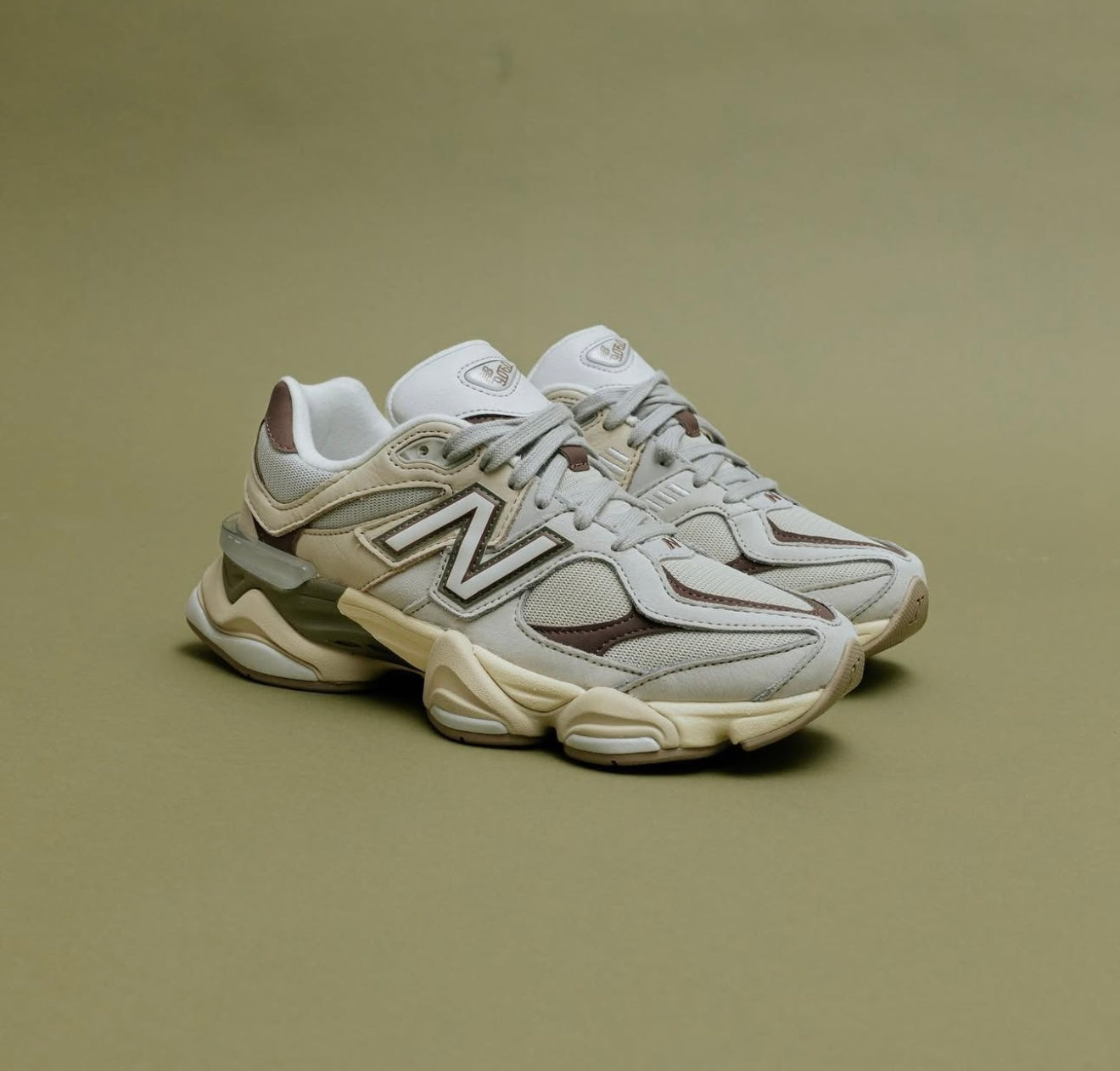 NB Balance 9060 Grey Matter Timberwolf