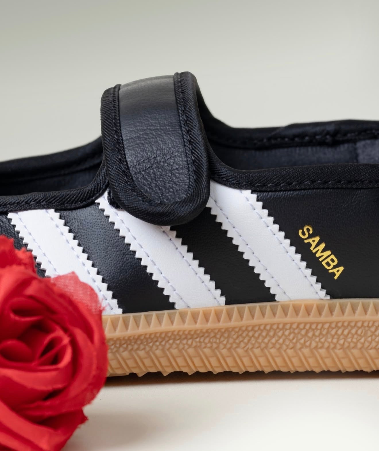 WMNs Samba Jane Black White Gum