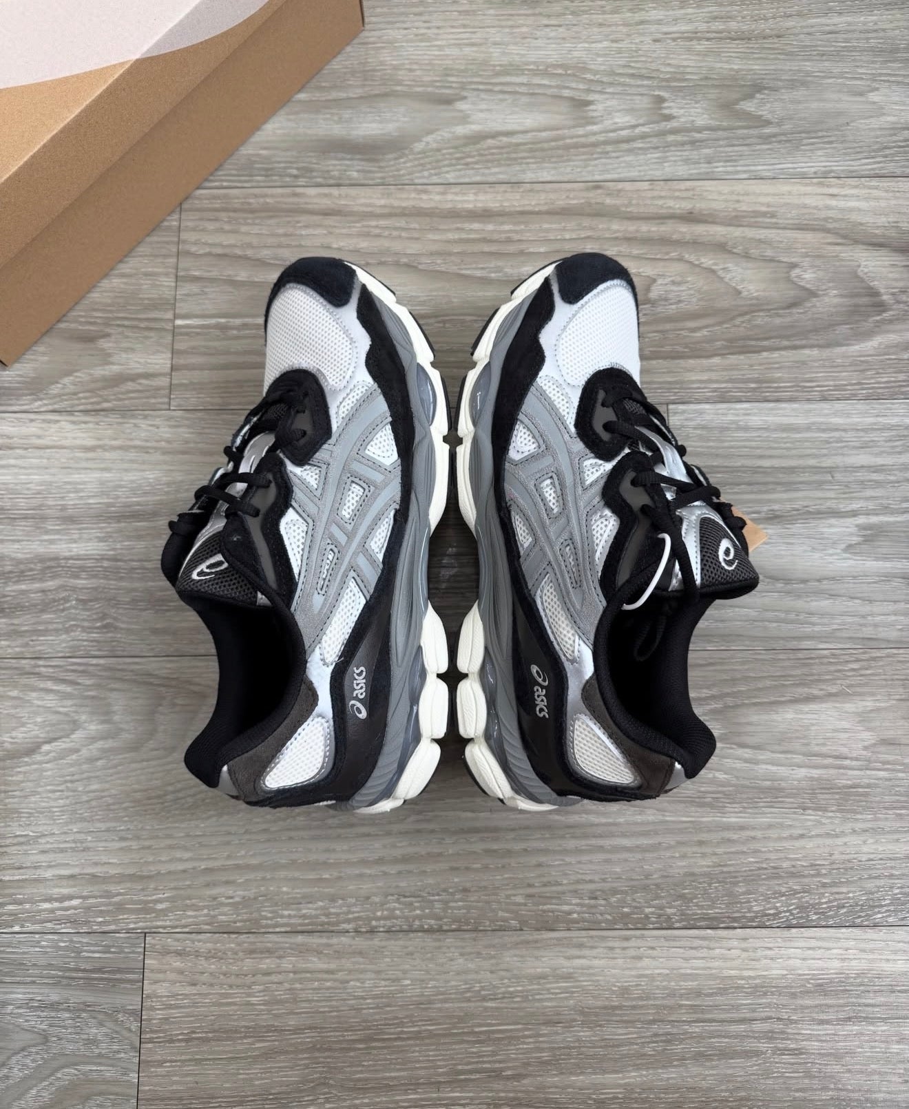 Gel-NYC Black / Ivory Grey