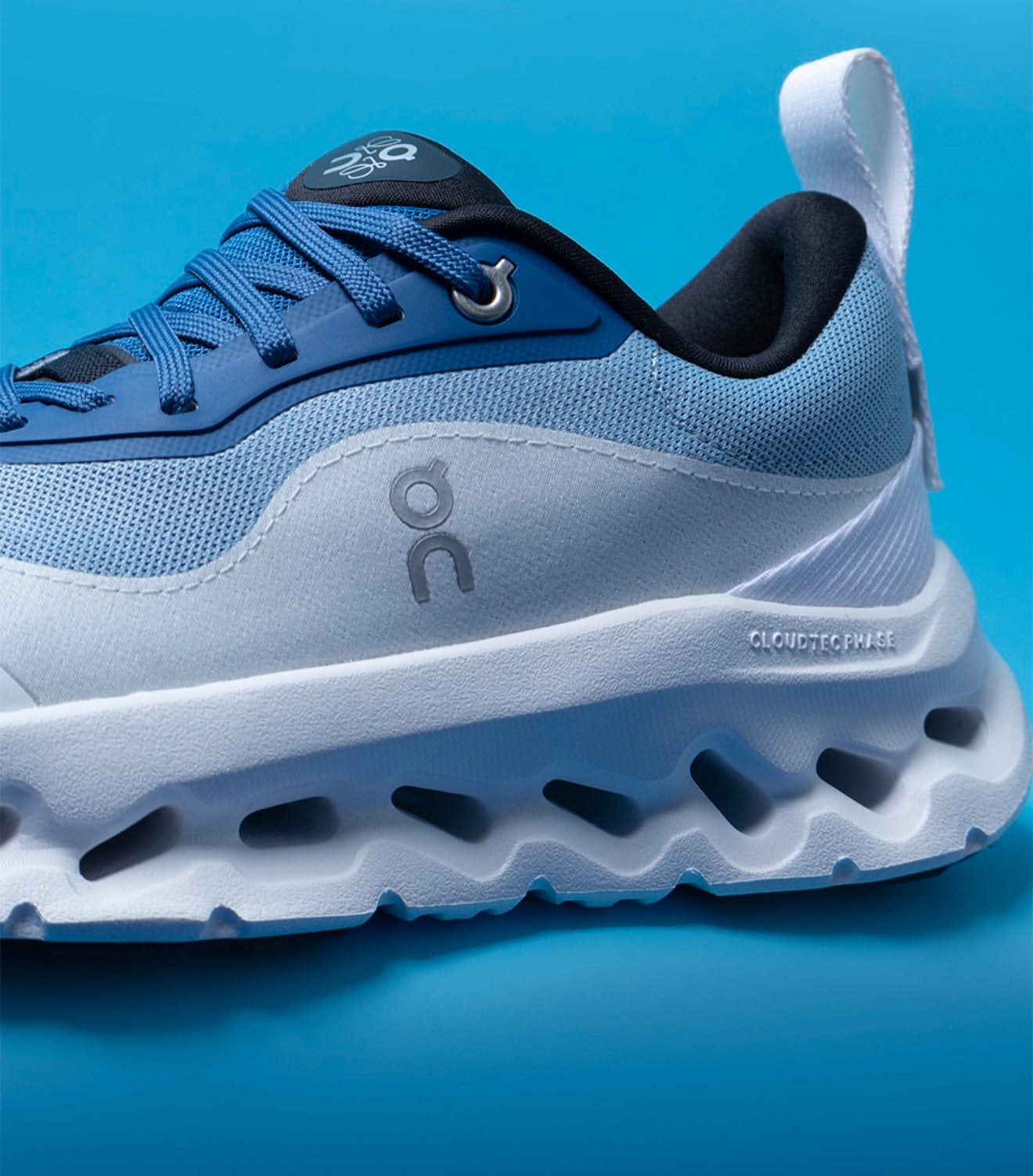 Loewe x OnCloudTilt White Blue
