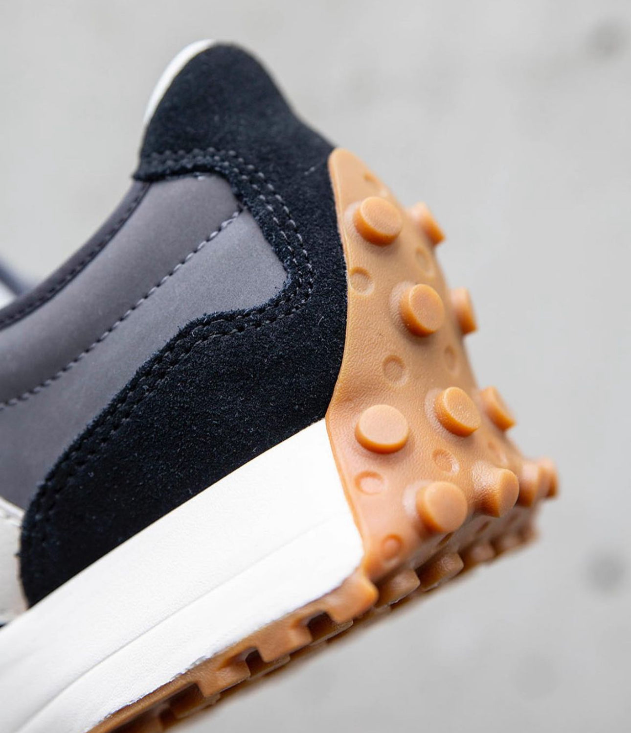 NB Balance 327 Black Moonbeam