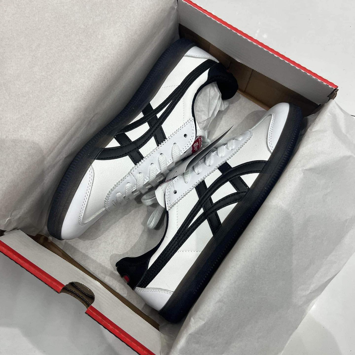 Tokuten Lace Up Panda