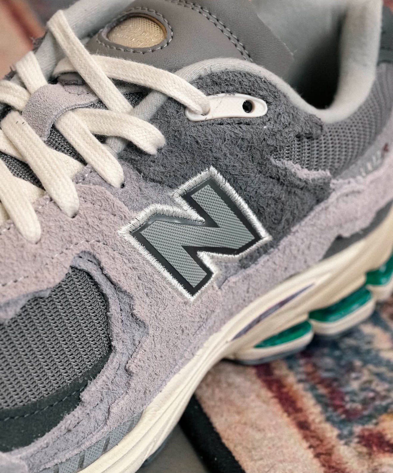 NB Balance 2002R Protection Pack Cloud Rain