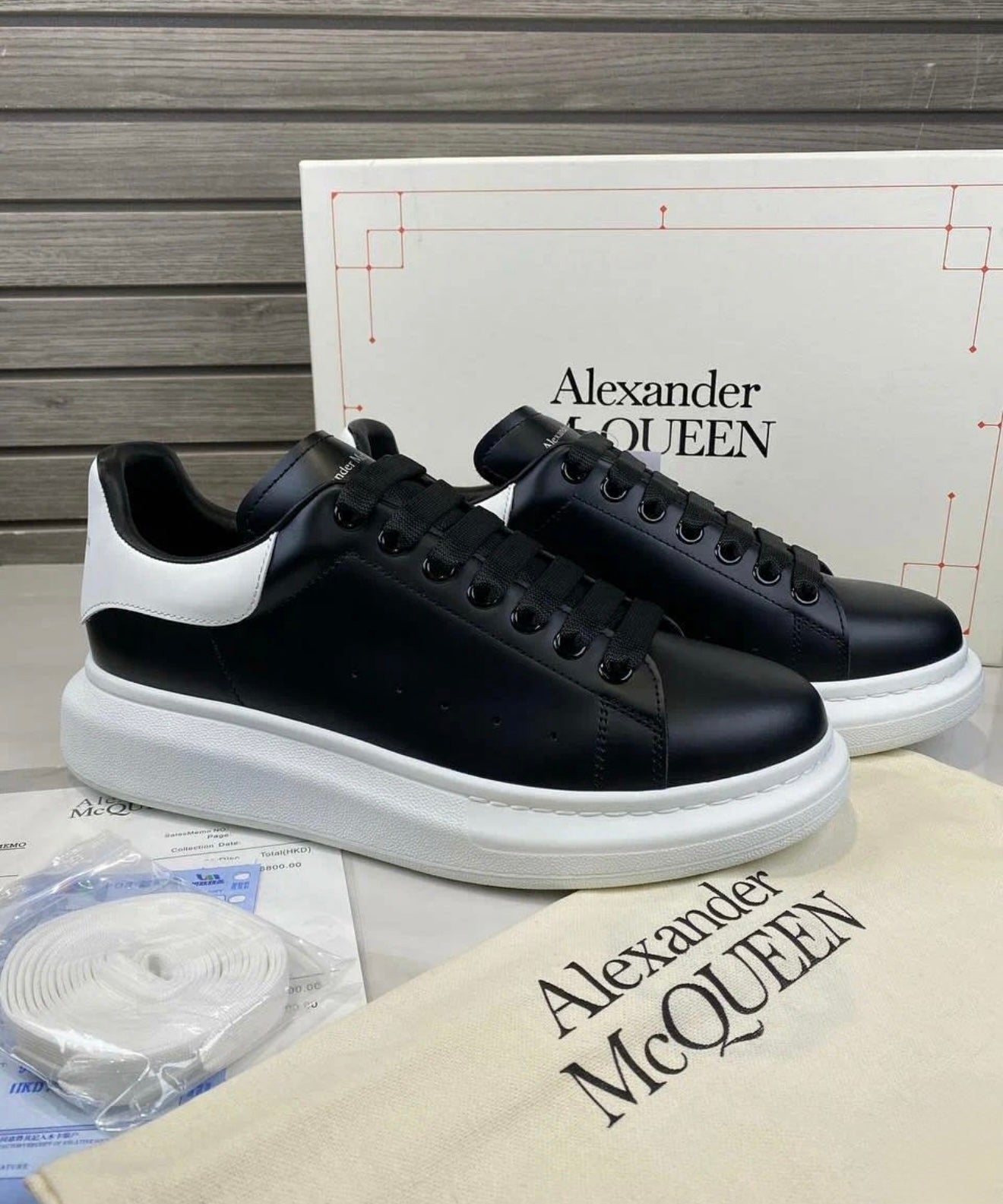 Alexander McQueen Oversized Black/White