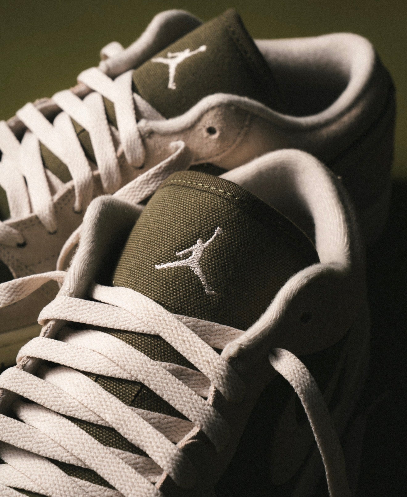 Air Jordan 1 Low SE Medium Olive Sail