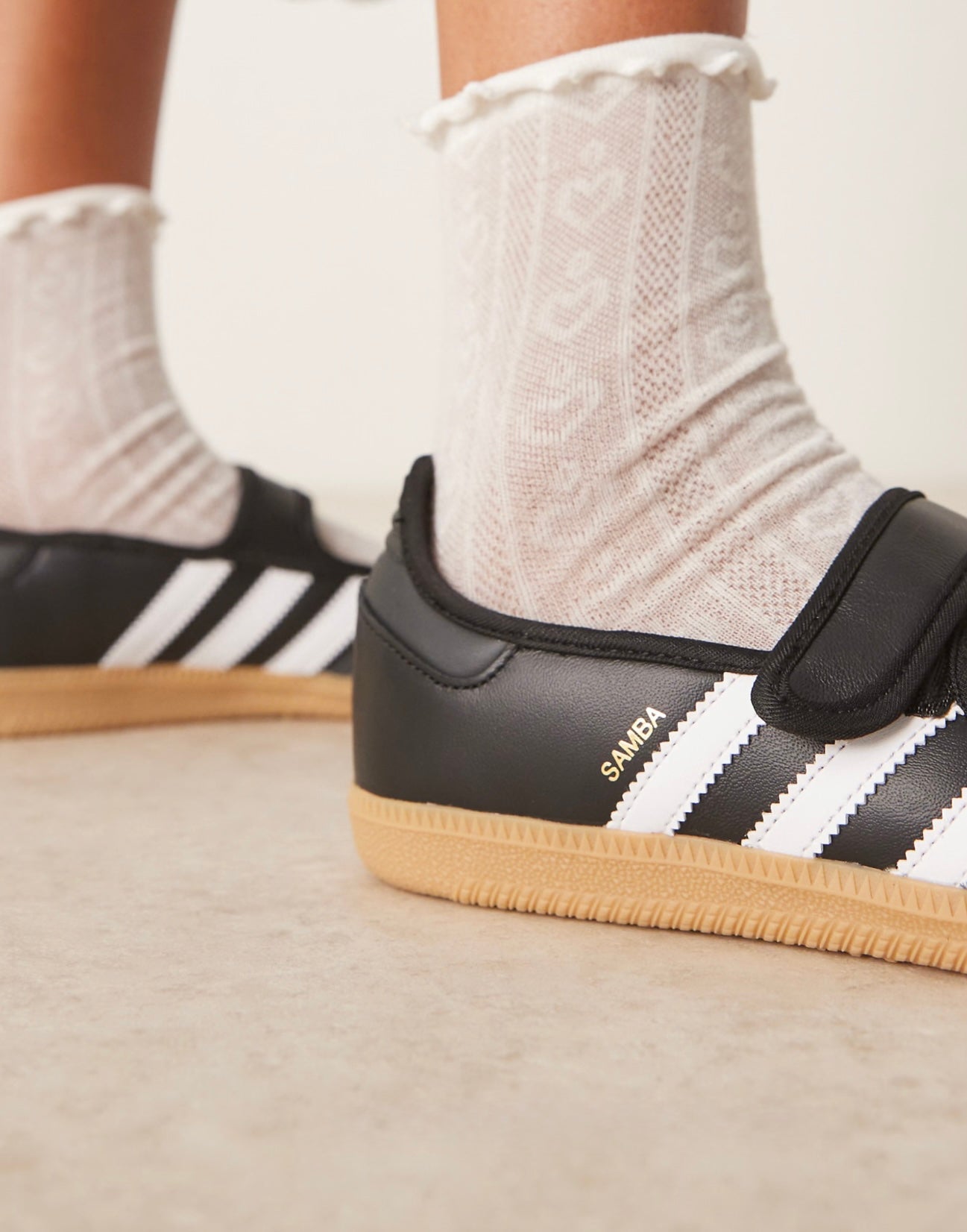 WMNs Samba Jane Black White Gum