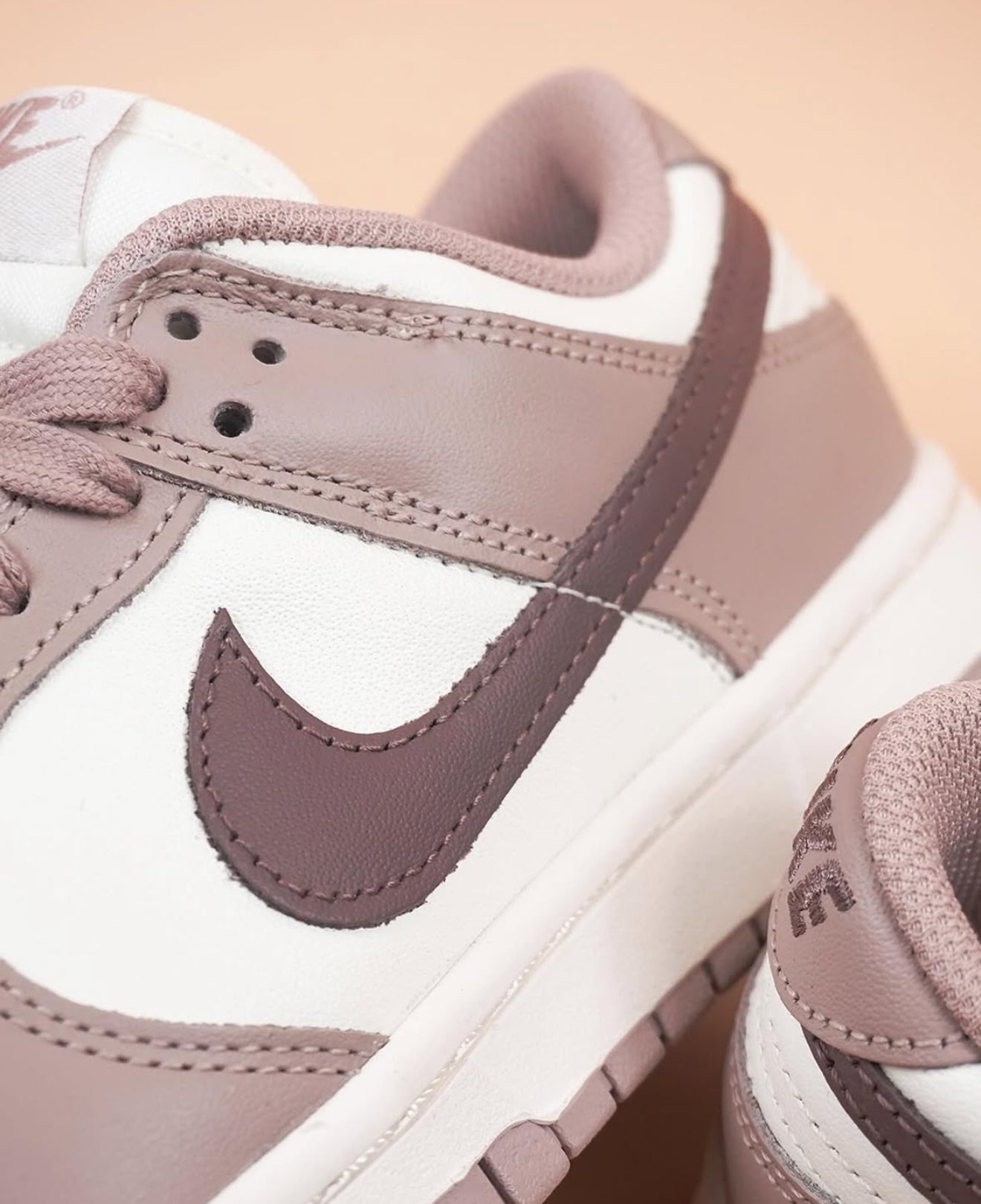 WMNs Dunk Diffused Taupe