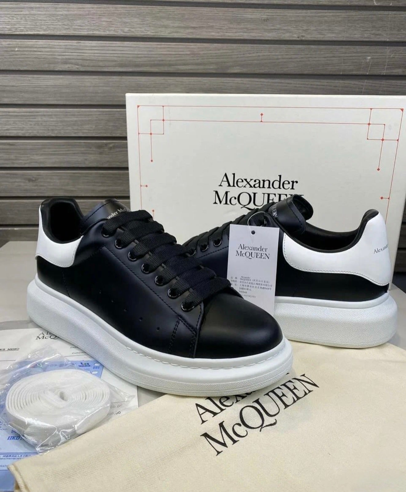 Alexander McQueen Oversized Black/White