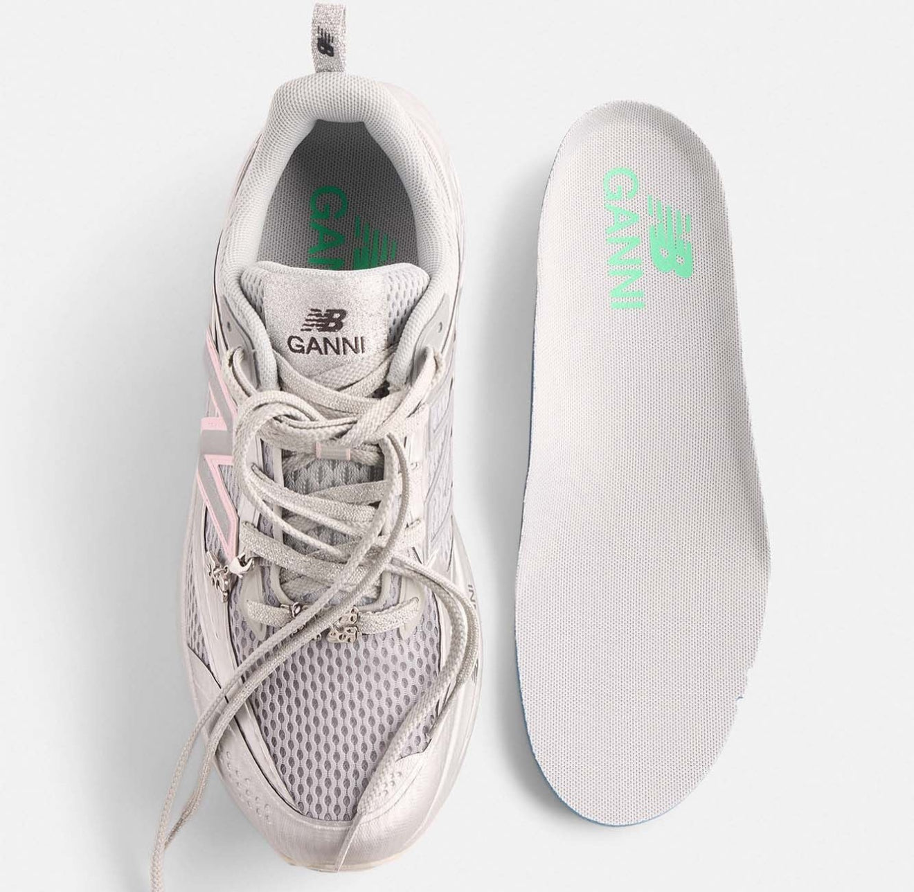 WMNs NB Balance Fresh Foam Trainer GANNI Silver Metallic