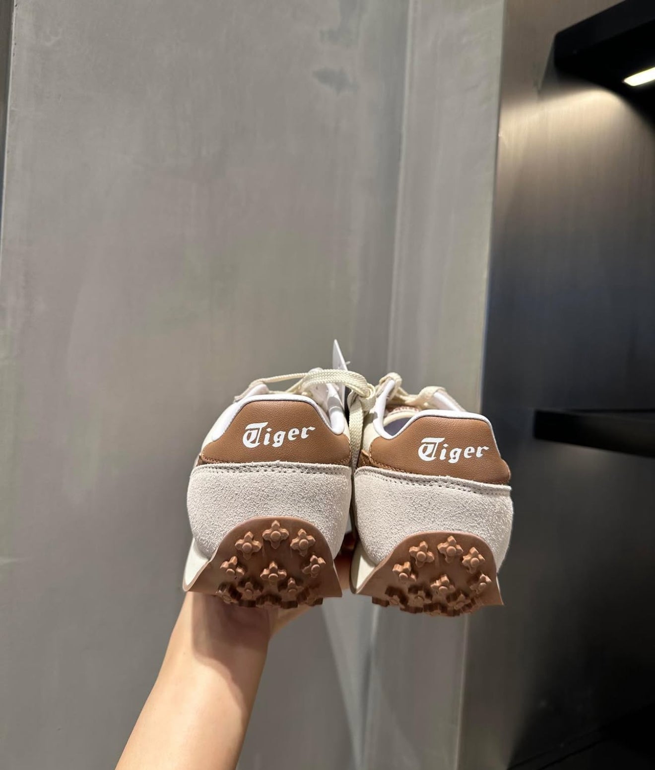 EDR 78 Lace Up Beige Brown