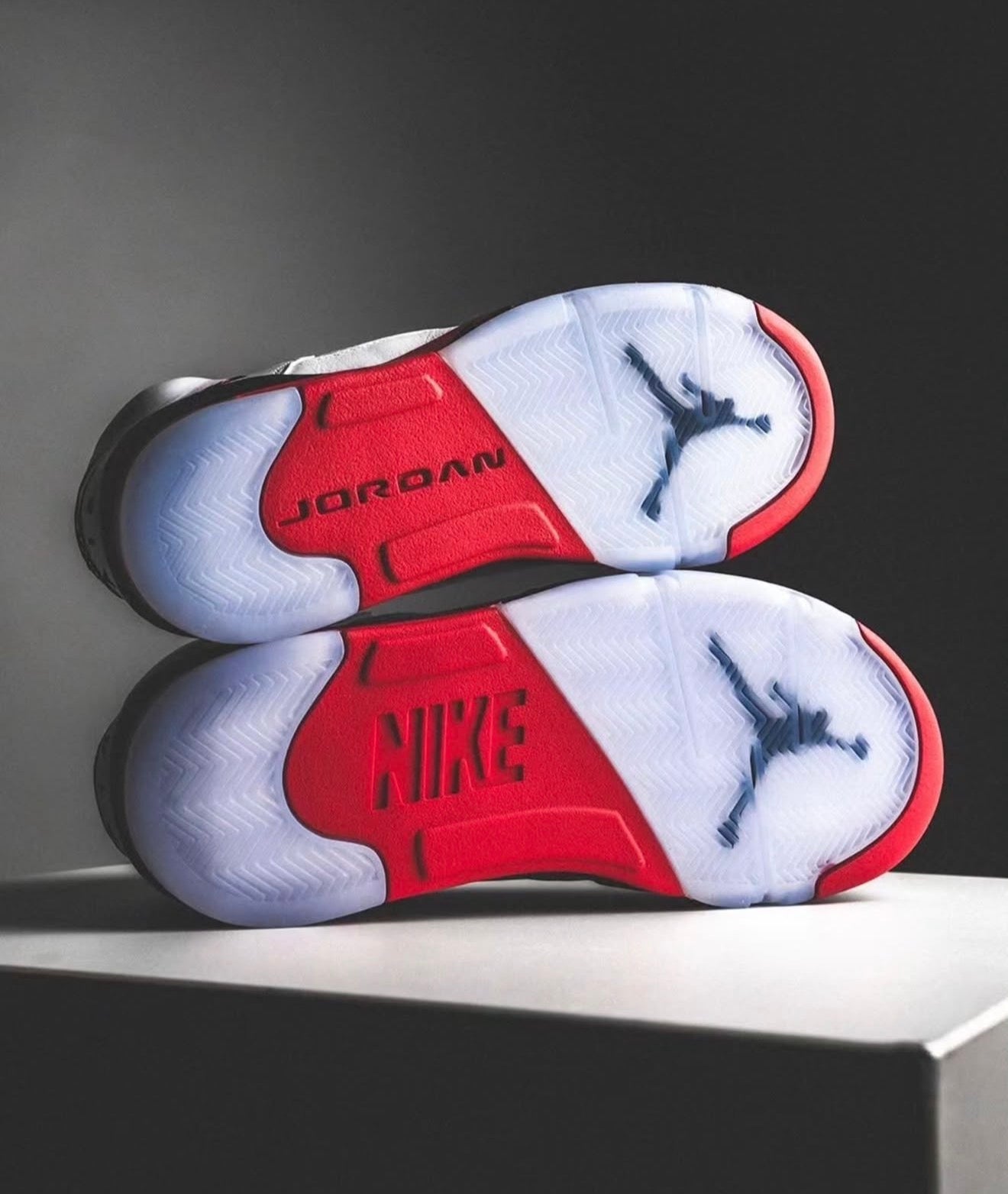 Air Jordan 5 Retro Fire Red Black Tongue