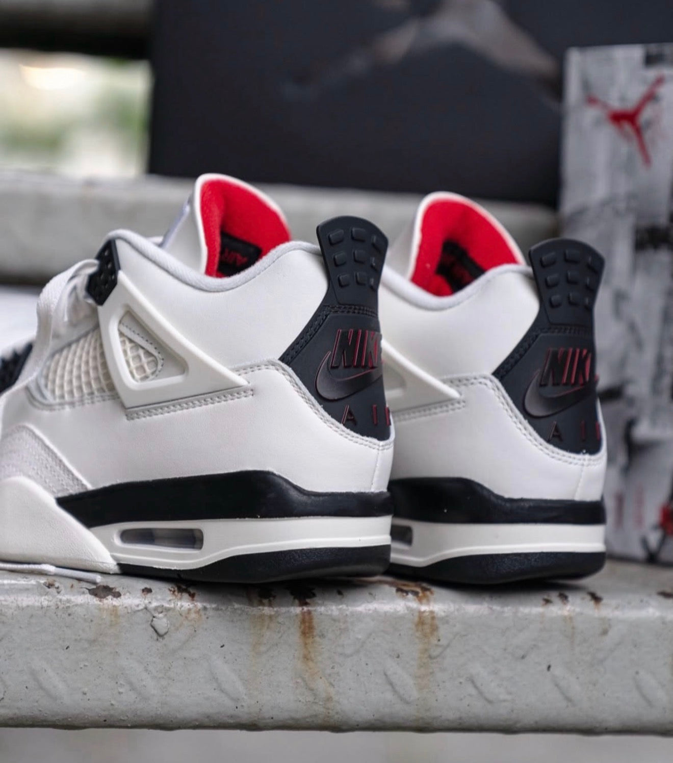 Air Jordan Retro 4 Flight Club