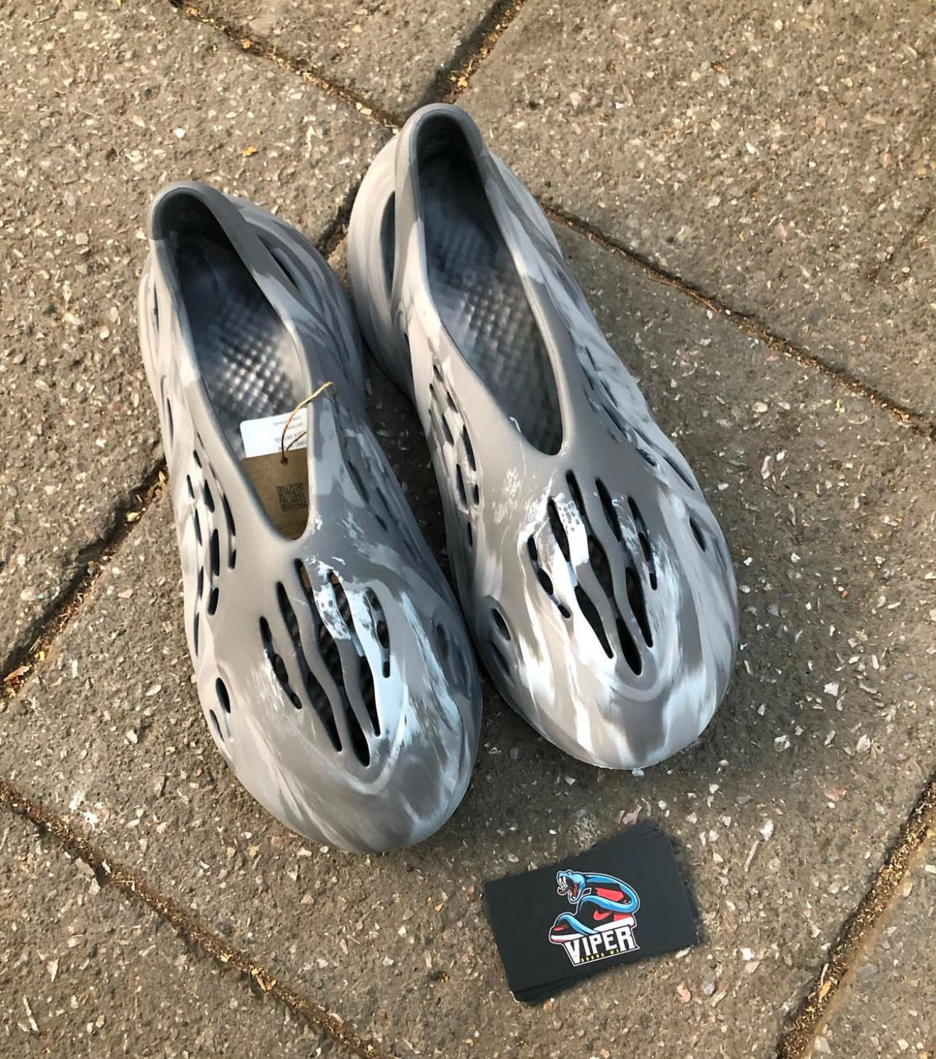 Yeezy Foam RNNR Granite