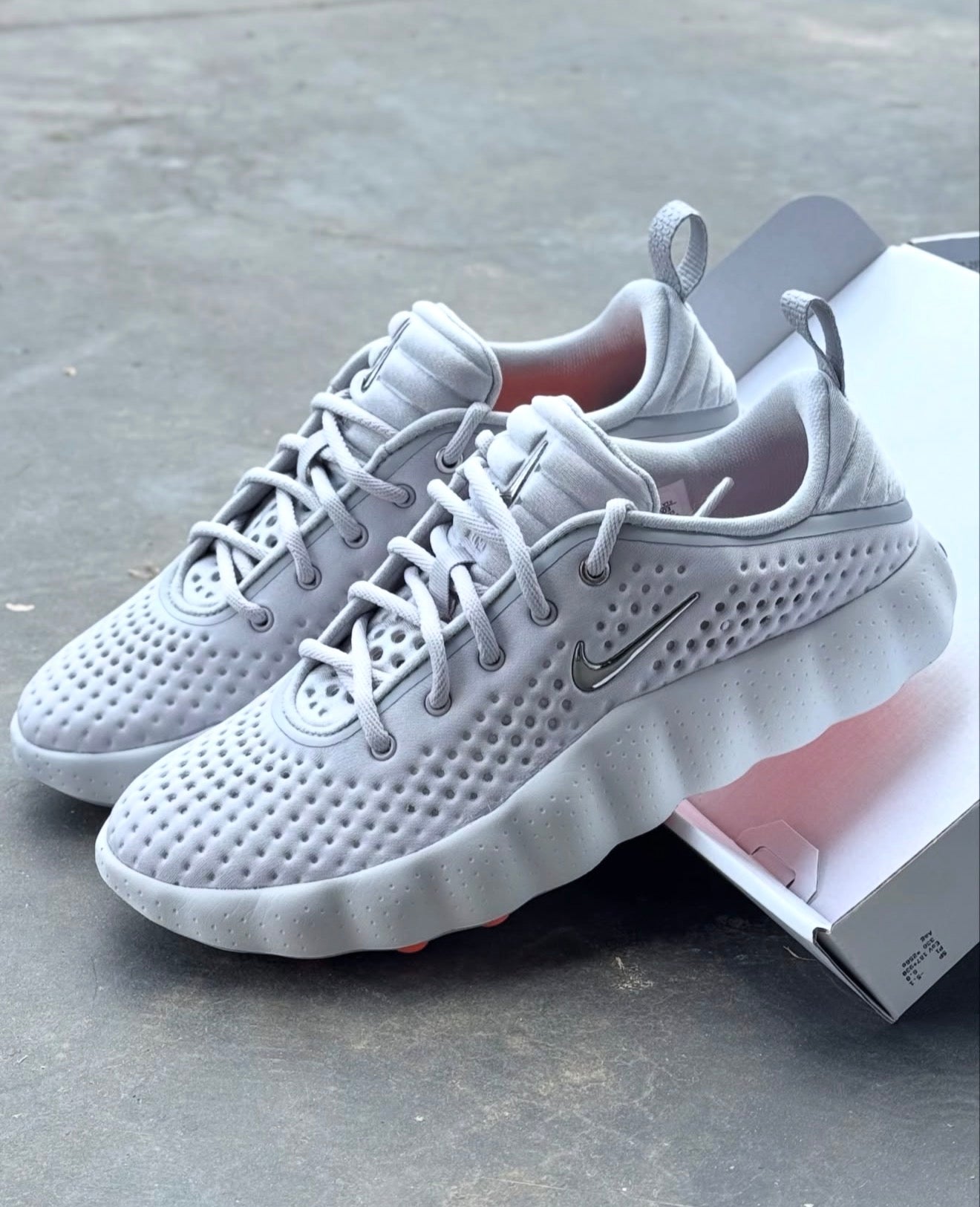 Mind 002 Light Smoke Grey