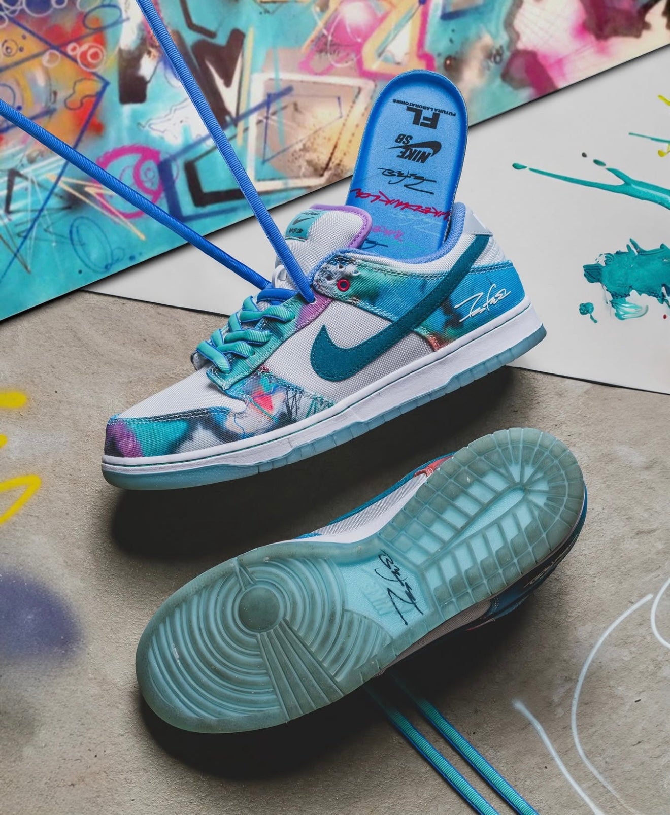 SB Dunk Low Futura Laboratories Bleached Aqua