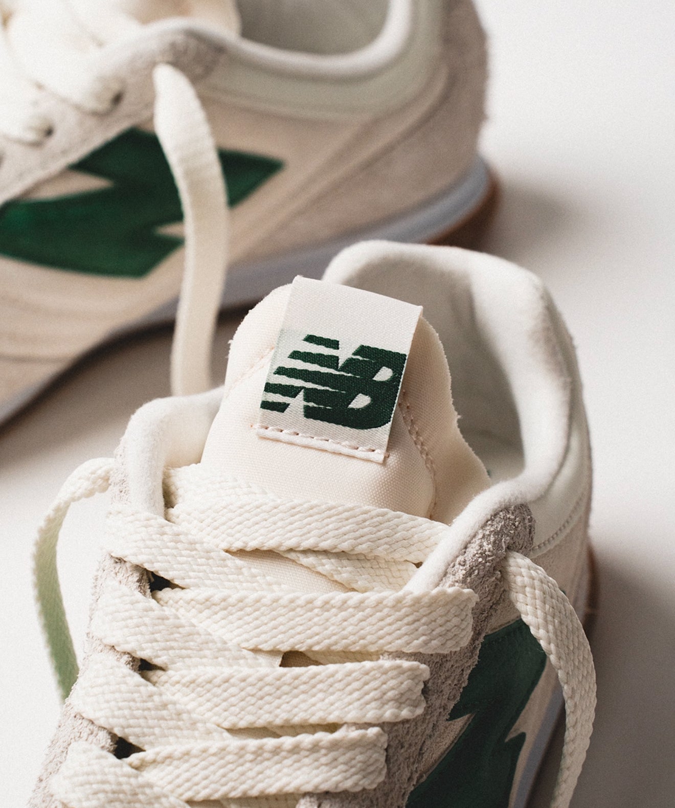NB Balance RC42 Sea Salt Classic Pine