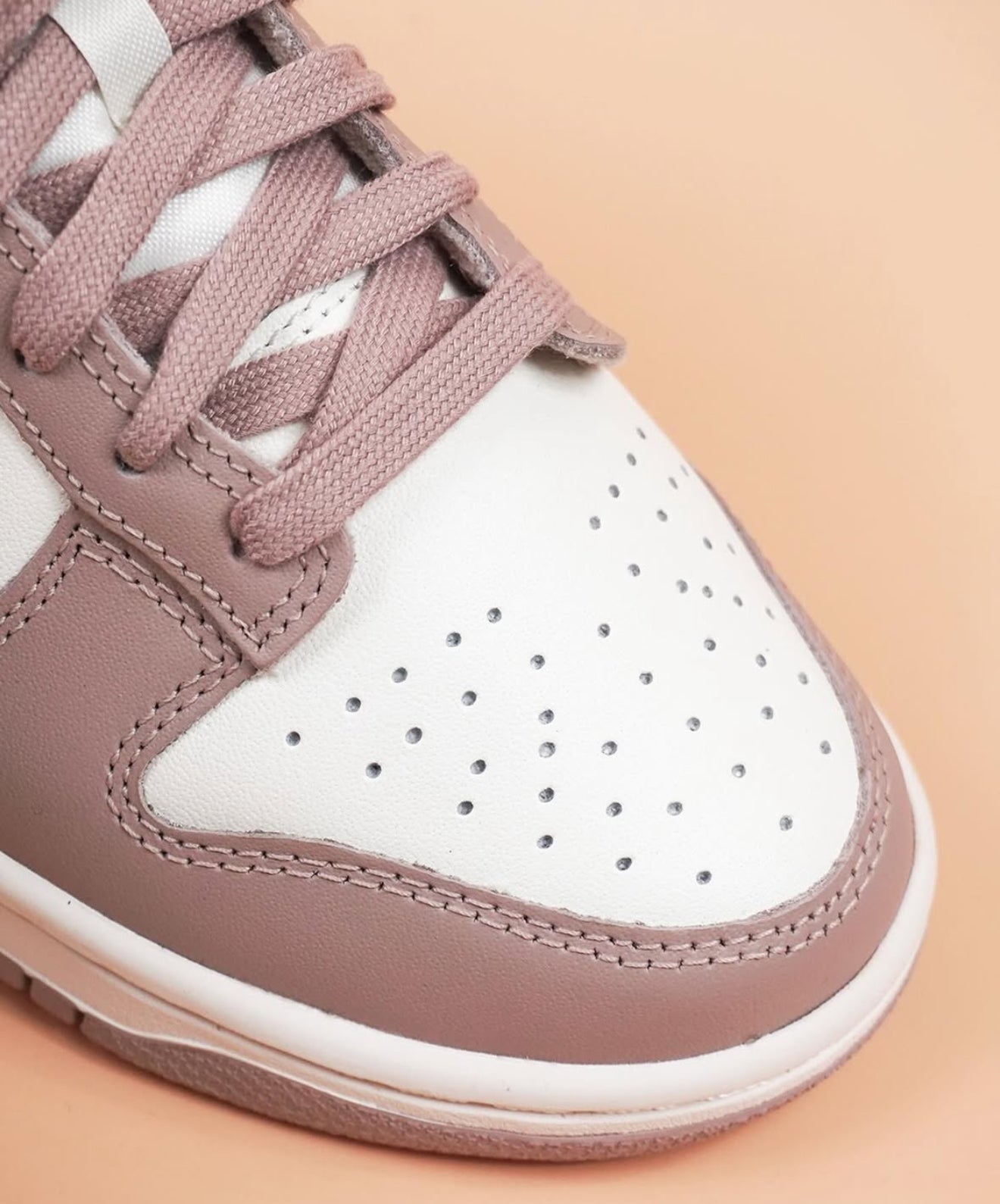 WMNs Dunk Diffused Taupe