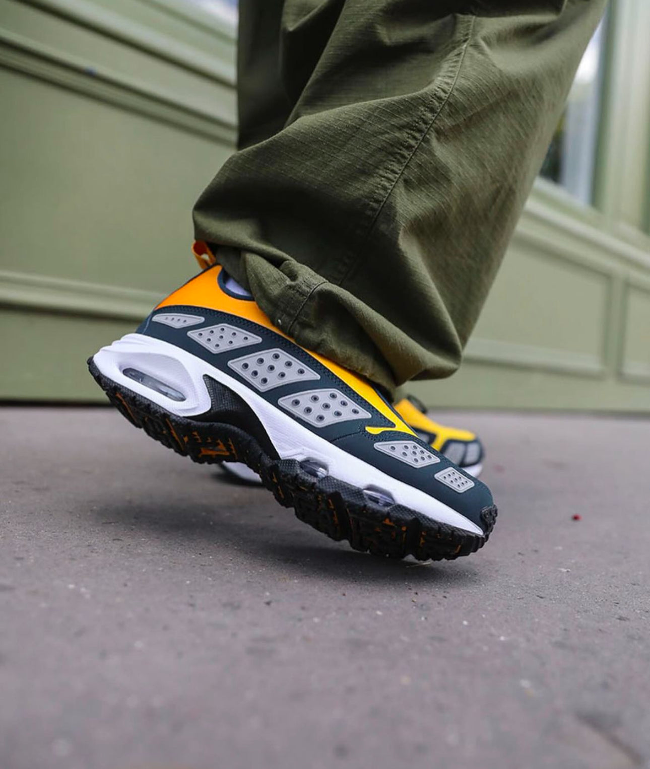Airmax SNDR Canyon Gold