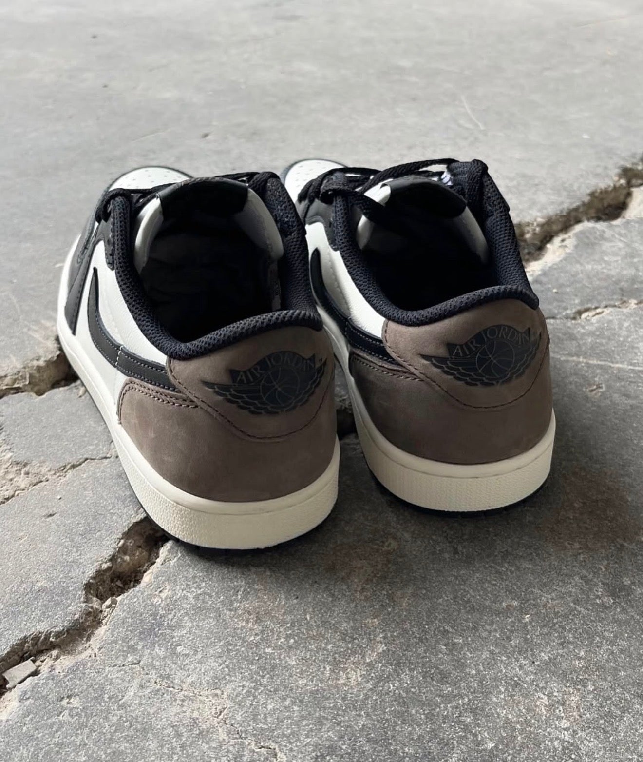 Air Jordan 1 Low Mocha