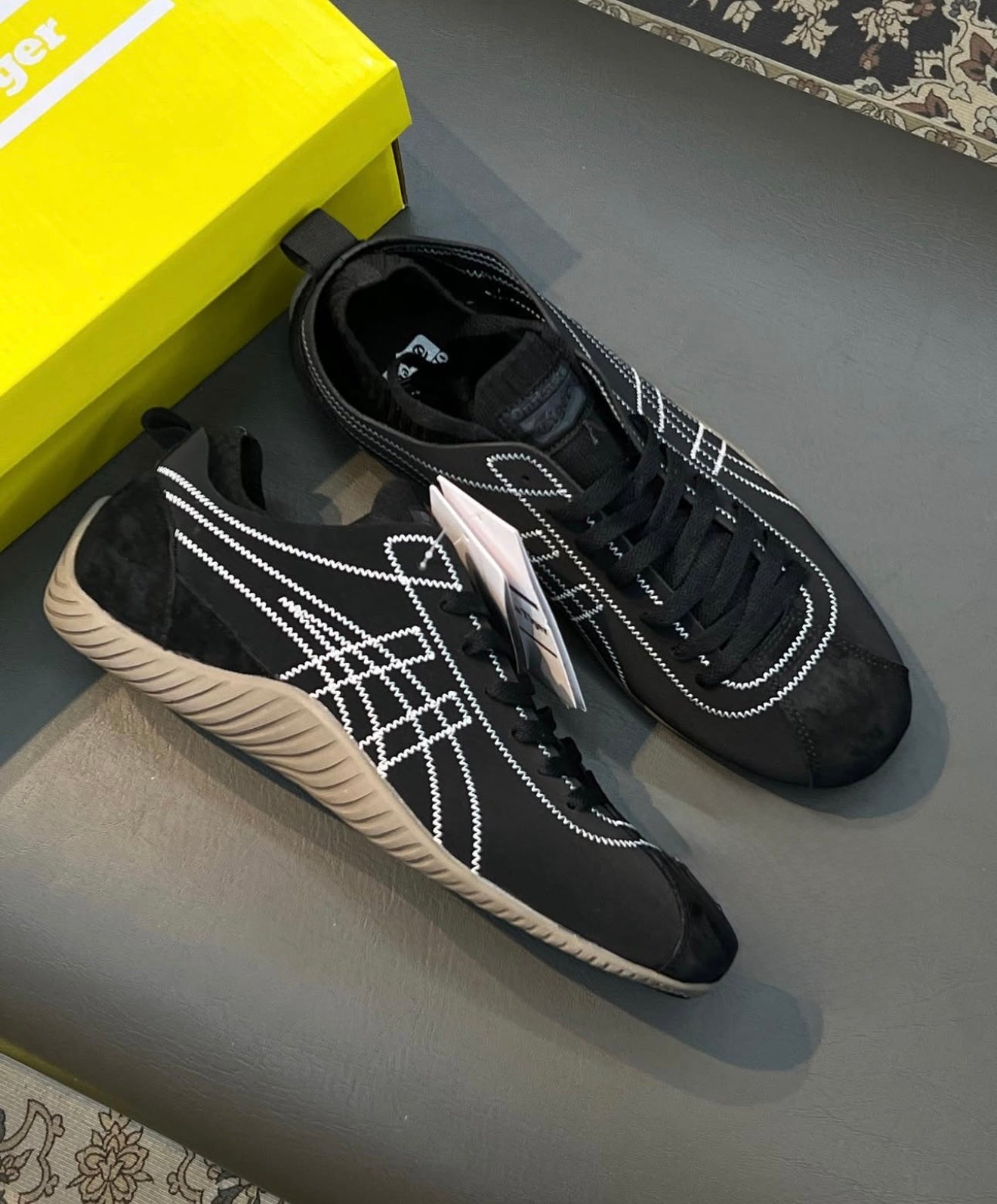 Sclaw Lace Up Black White Gum