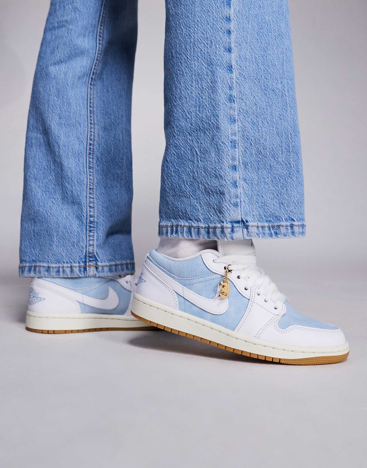Air Jordan 1 Low SE Denim Worn Blue