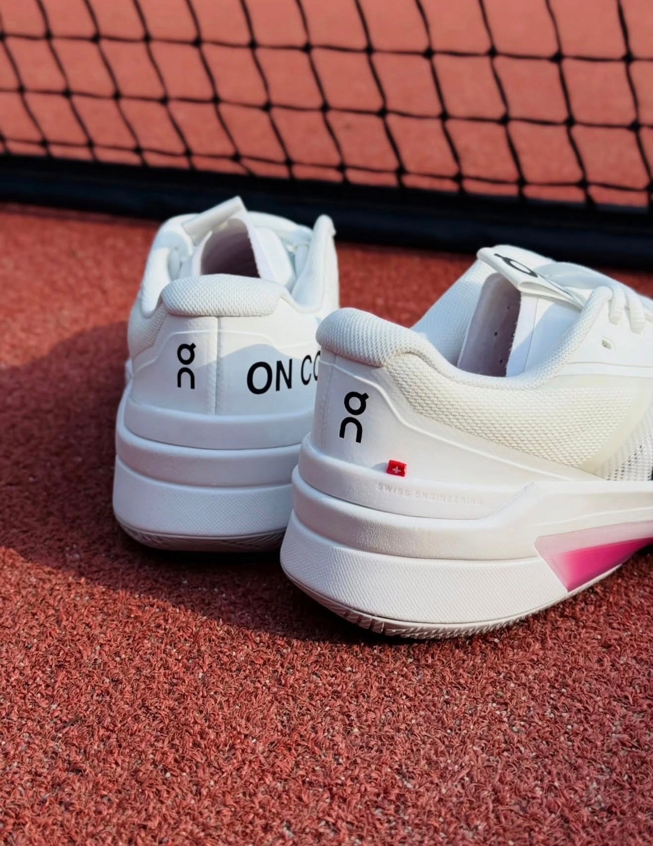 On The Roger Pro Fire White Pink