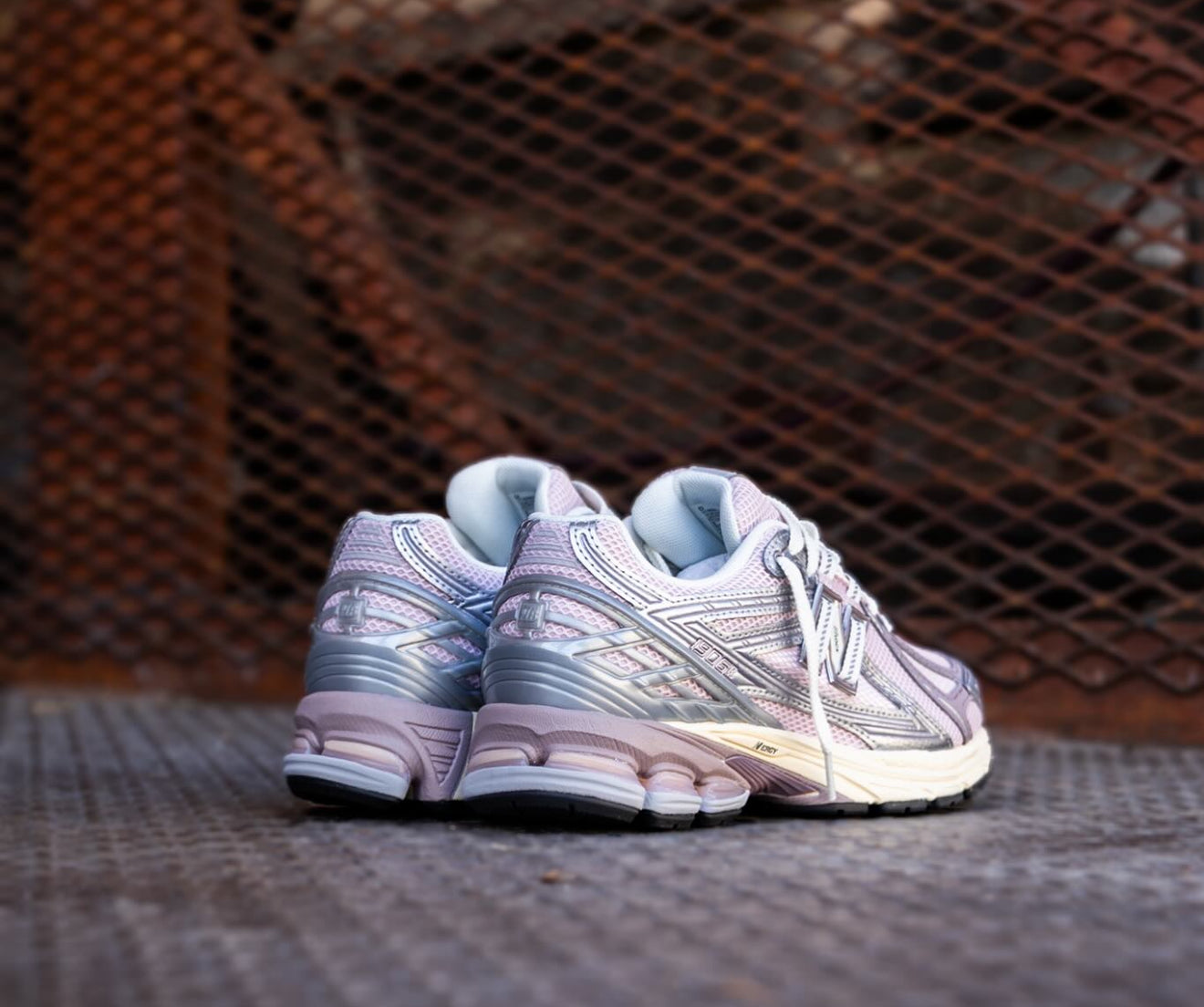 WMNs NB Balance 1906R Rose Sugar Silver