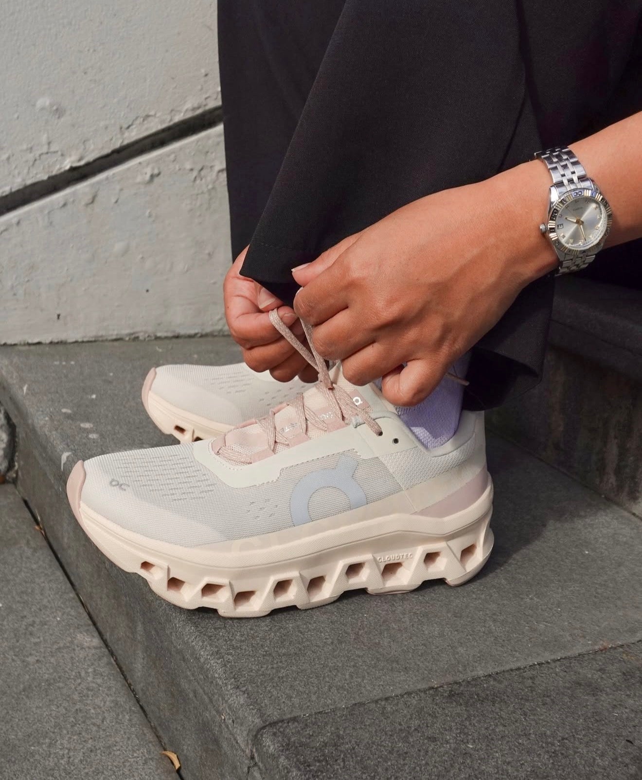 WMNs On Running Monster Cloud Moon Fawn