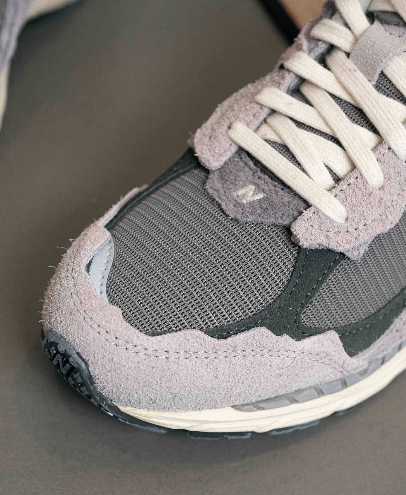 NB Balance 2002R Protection Pack Cloud Rain