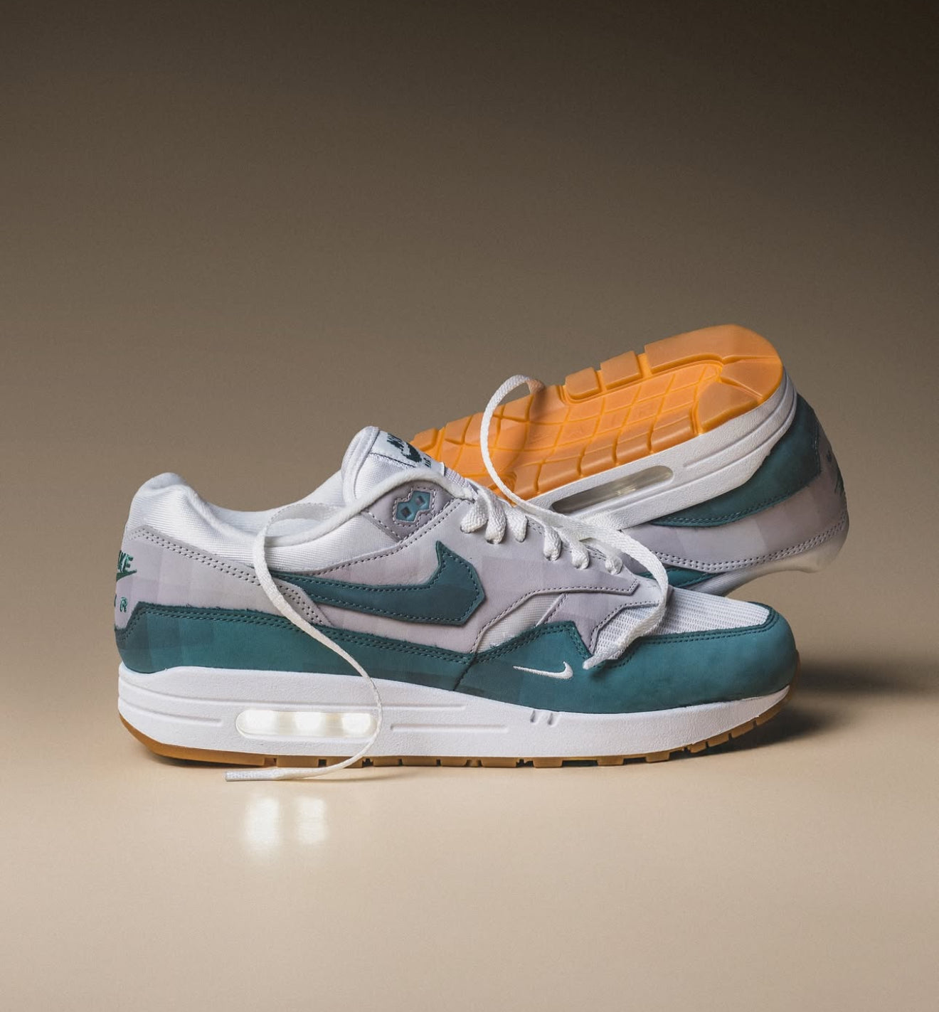 Airmax 1 .SWOOSH Low Poly Adventure