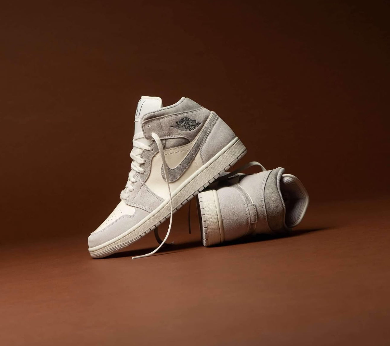 Air Jordan 1 Mid Neutral Grey Sail