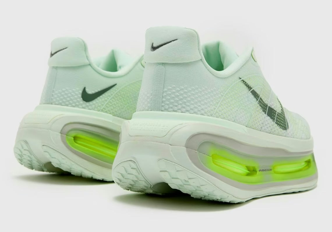 Zoom Vomero Premium Barely Volt
