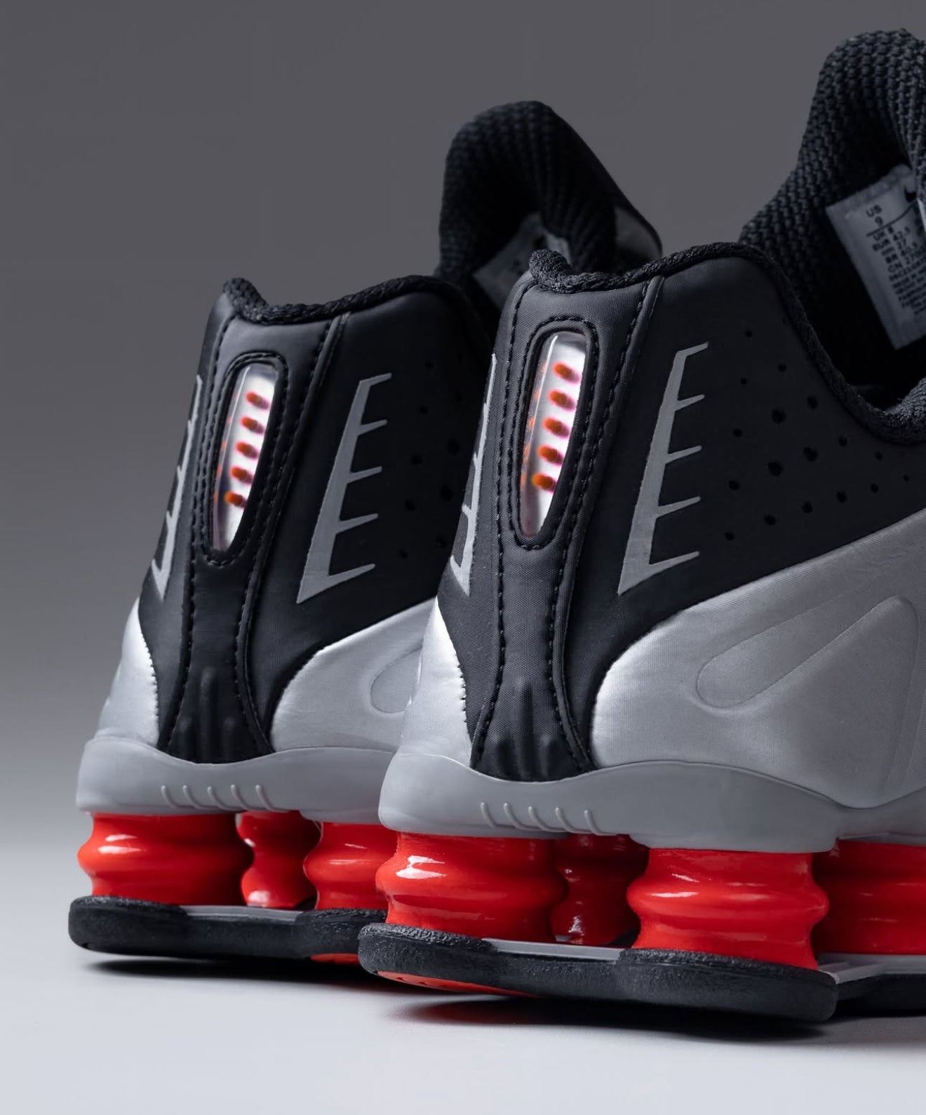Shox R4 Black Metallic Silver