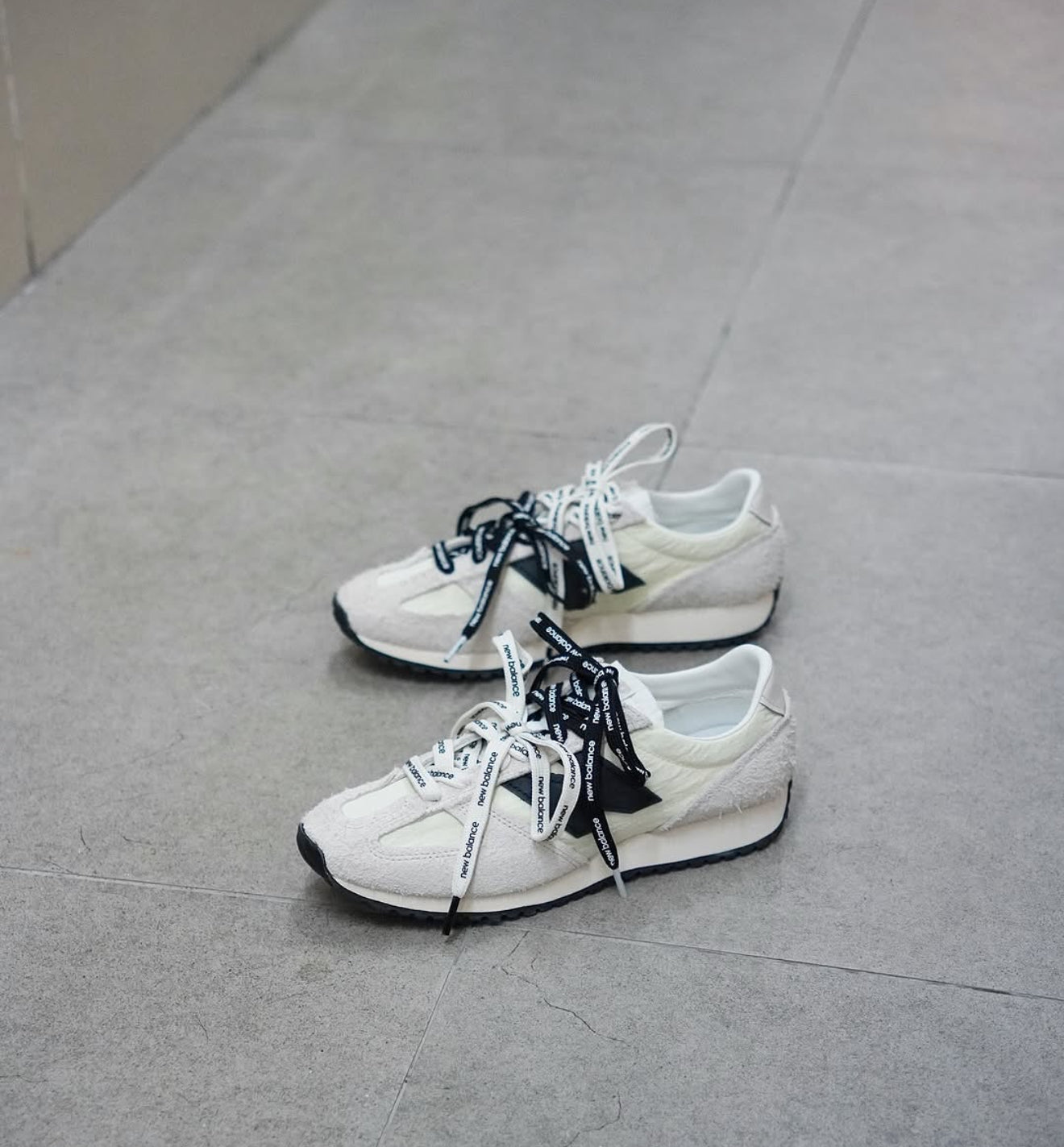 NB Balance 471 Linen Angora Black