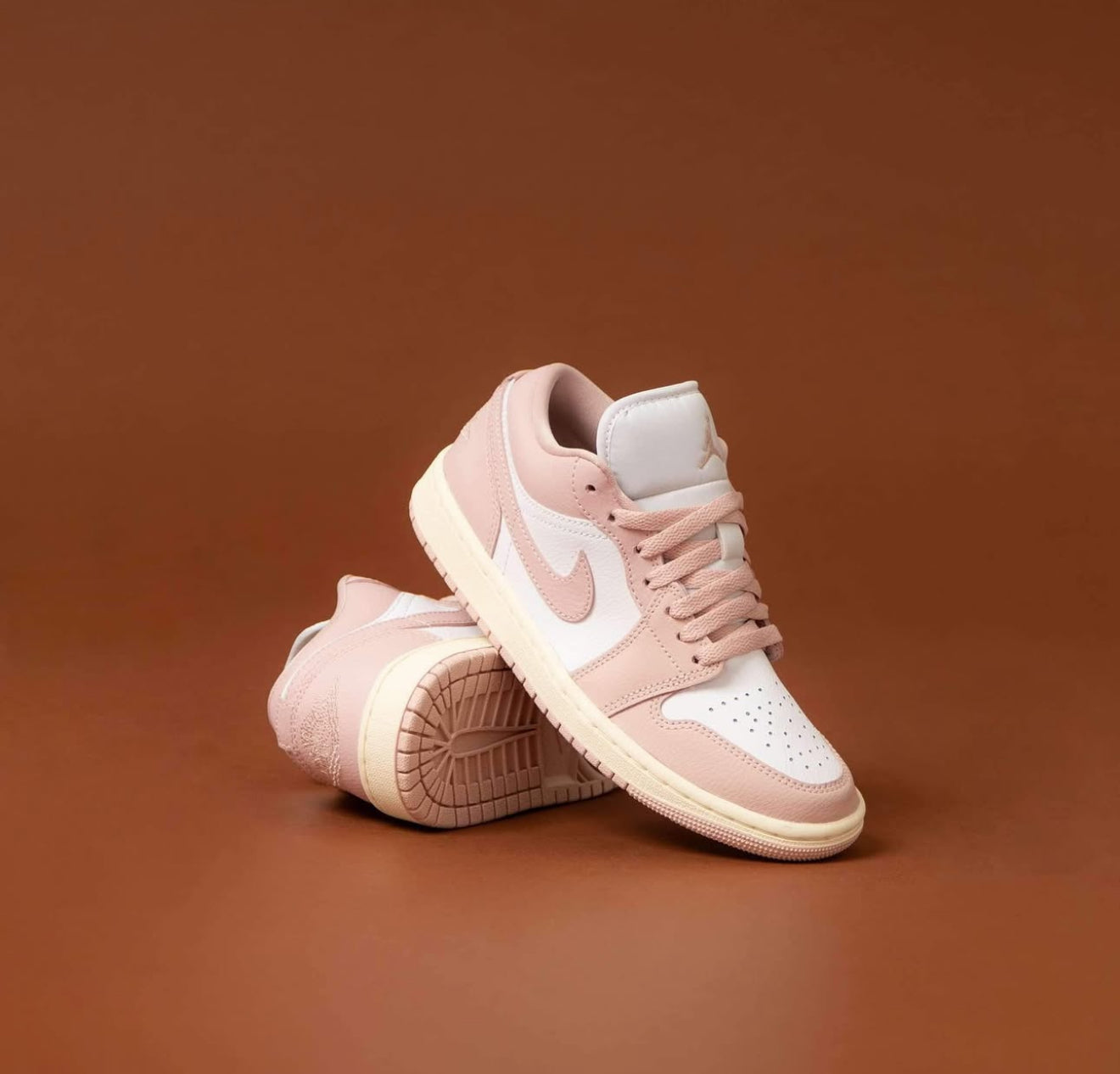 WMNS Air Jordan 1 Low Oxford Pink