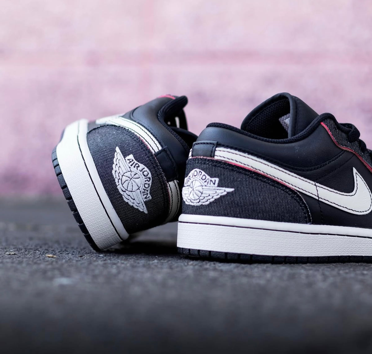 Air Jordan 1 Low SE Black/Pale Ivory Racer Pink