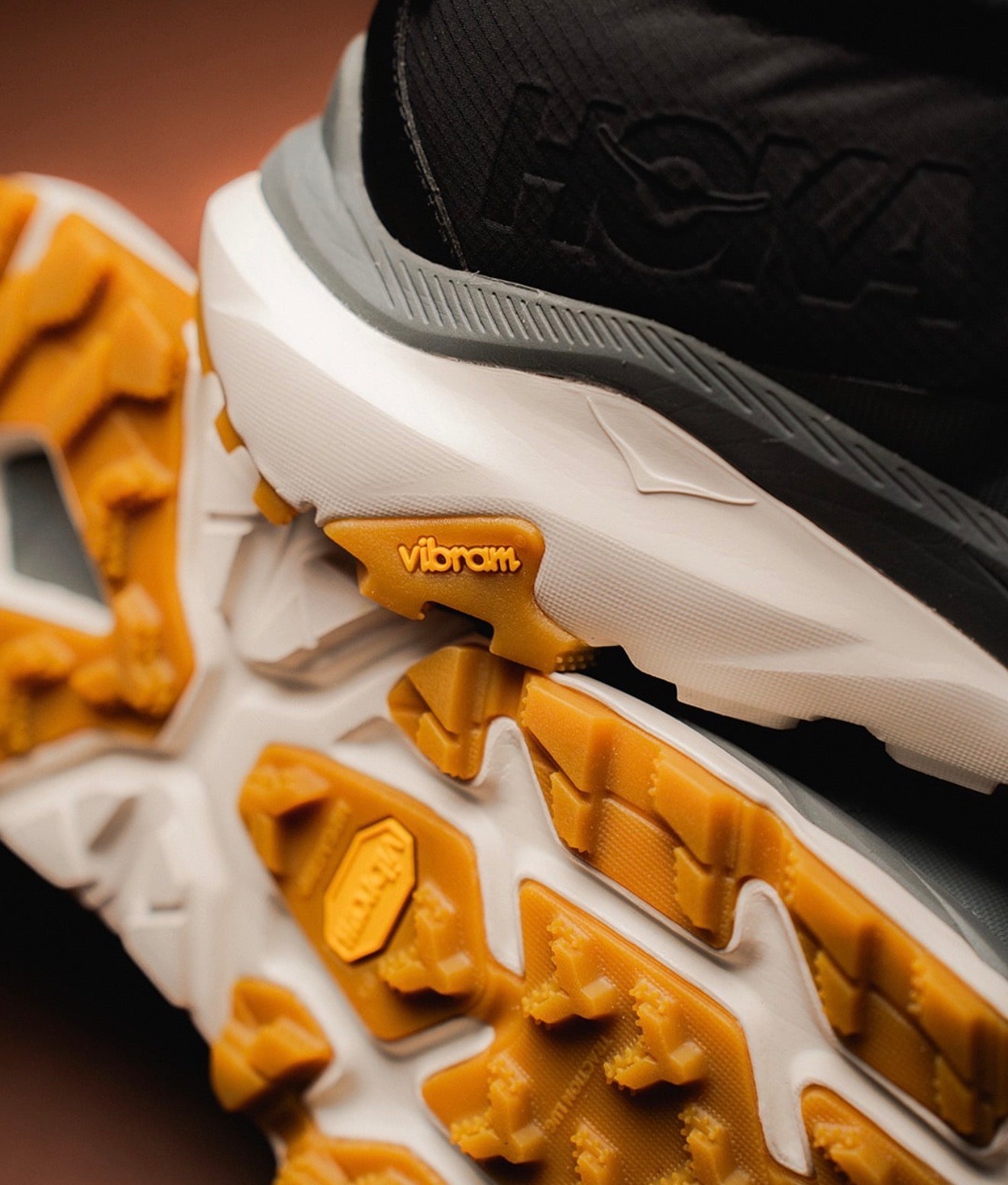 Hoka One One Kaha 2 Frost Moc Gore-Tex Black Outer Orbit Gum