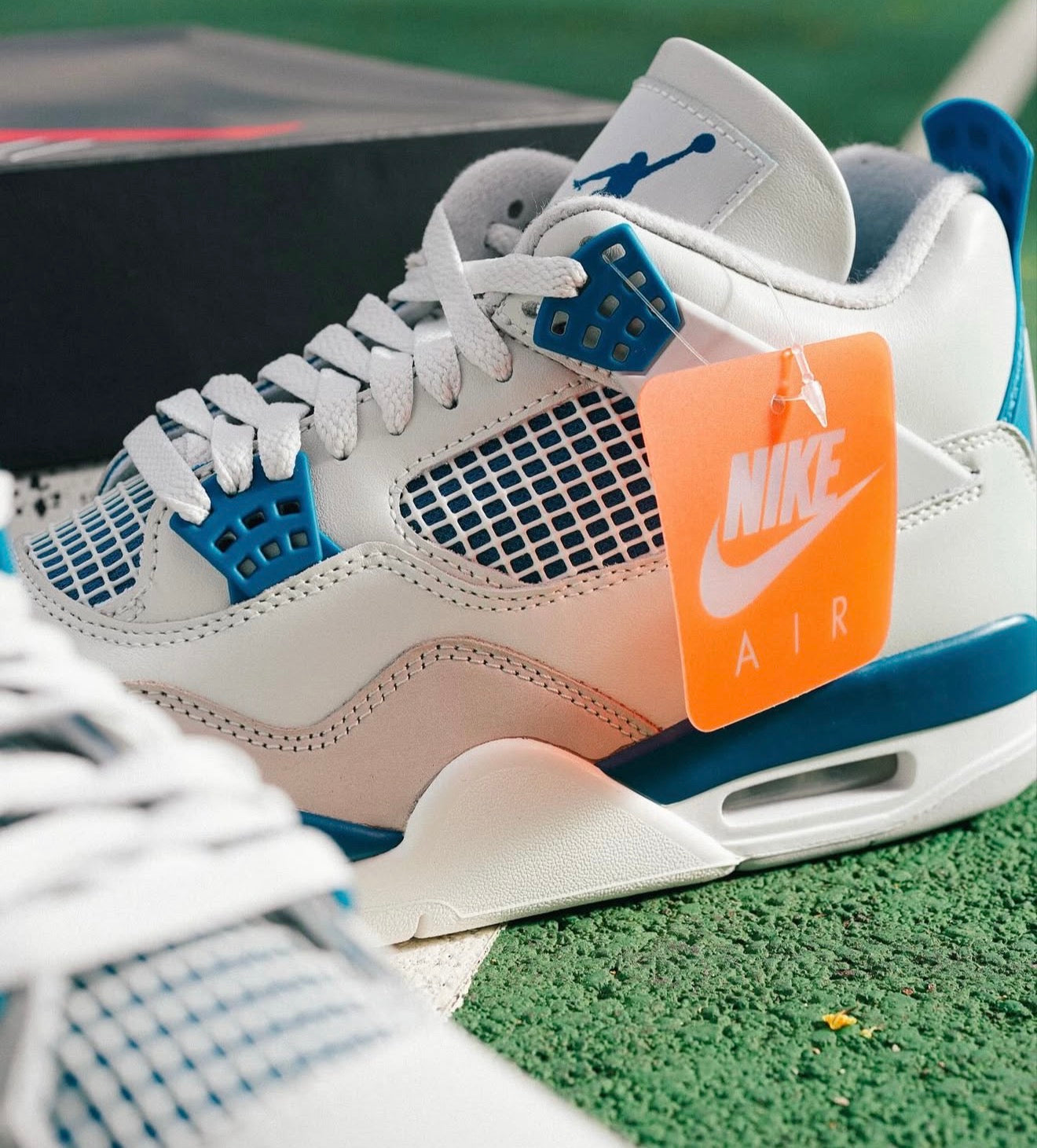 Air Jordan 4 Military Blue