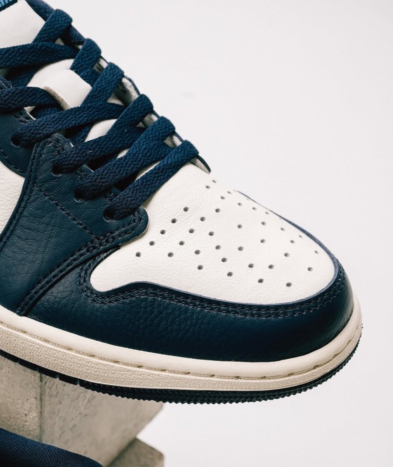 Air Jordan 1 Low Obsidian UNC