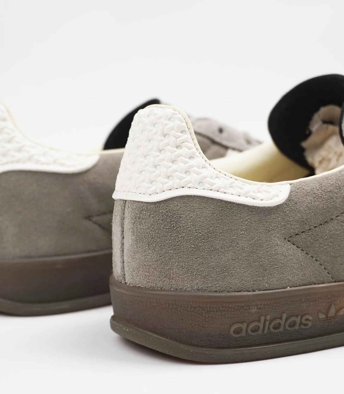 Gazelle Indoor Dark Grey White