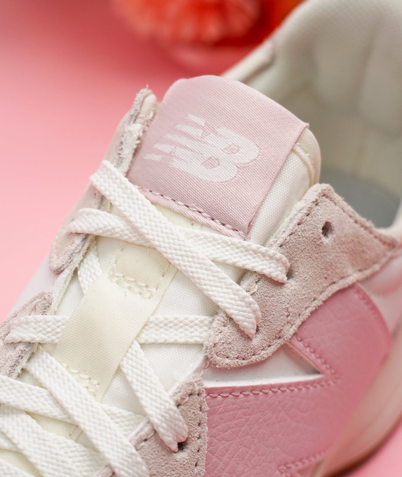 WMNs New Balance 327 Pink