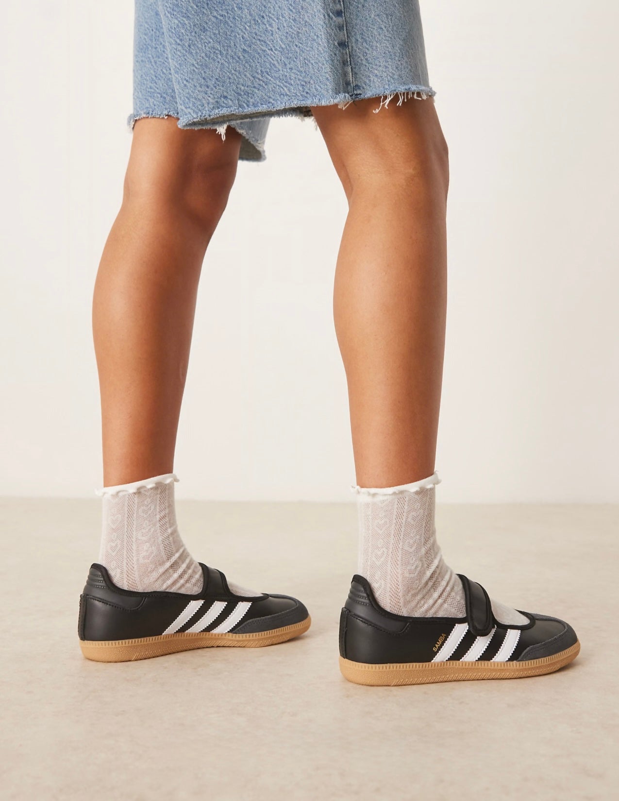 WMNs Samba Jane Black White Gum