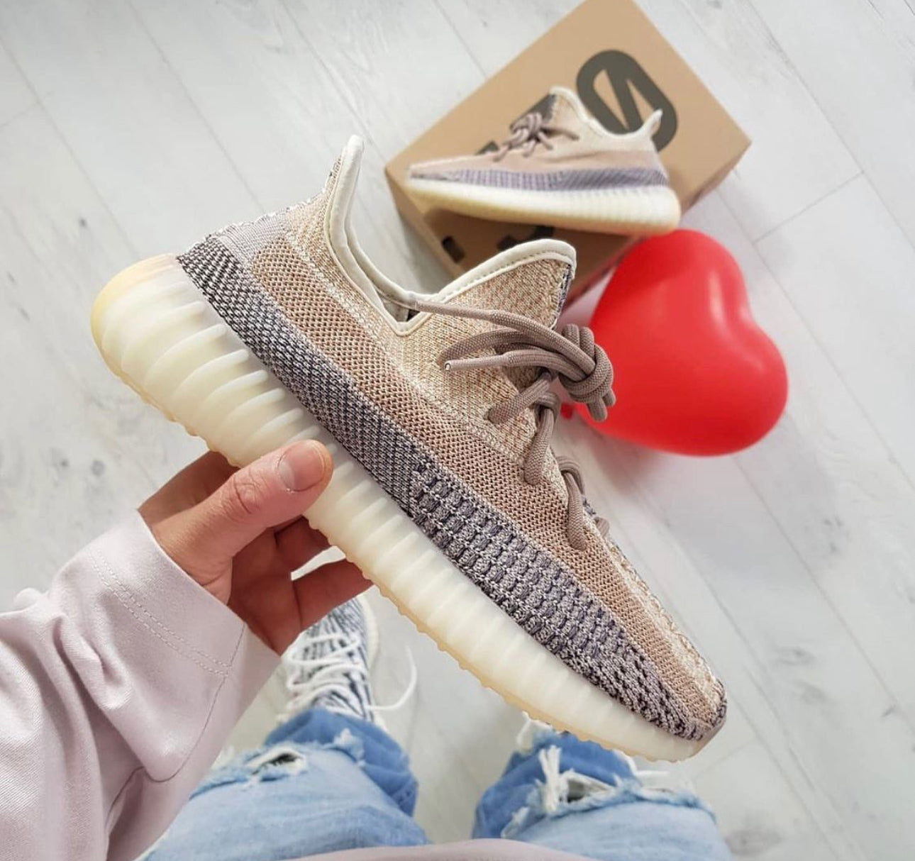 Yeezy Boost 350 v2 Ash Pearl
