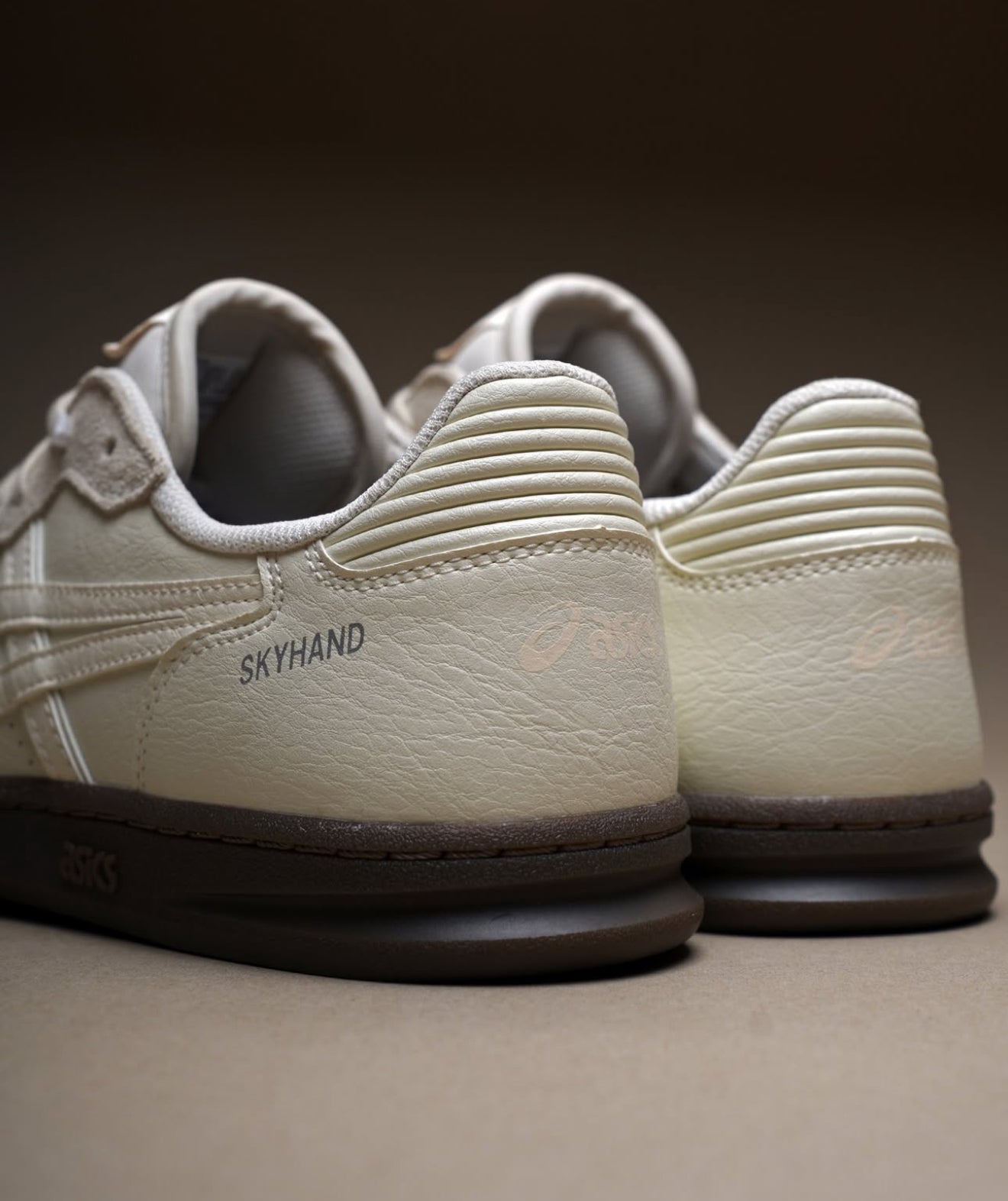 WMNs Skyhand OG Pale Oak Cream