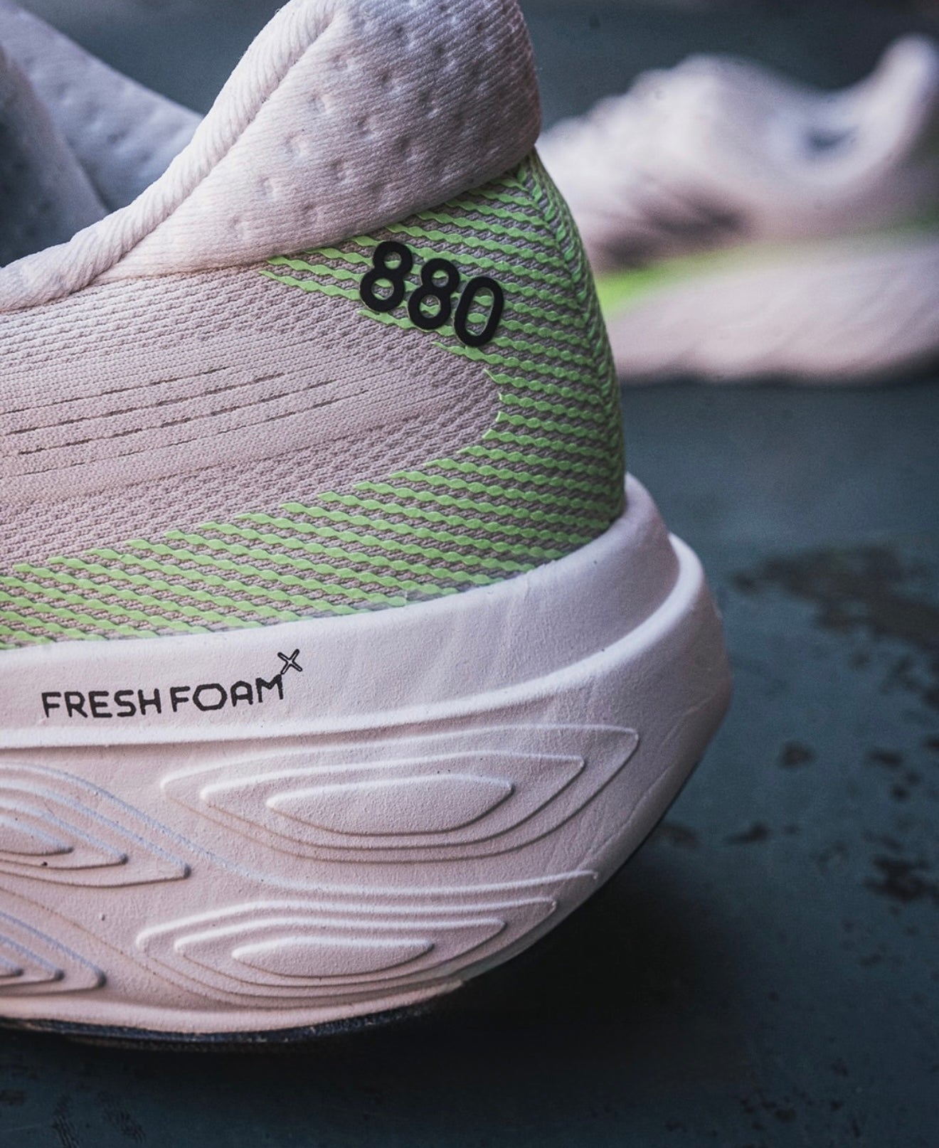 NB Balance x Fresh Foam 880v15 Electric Jade